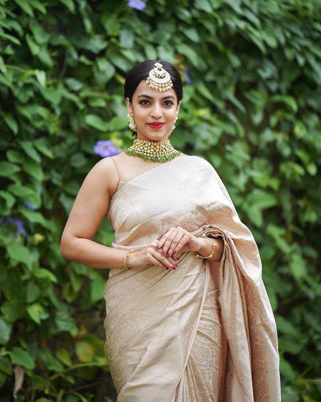 Classy Beige Soft Banarasi Silk Saree With Scrumptious Blouse Piece
