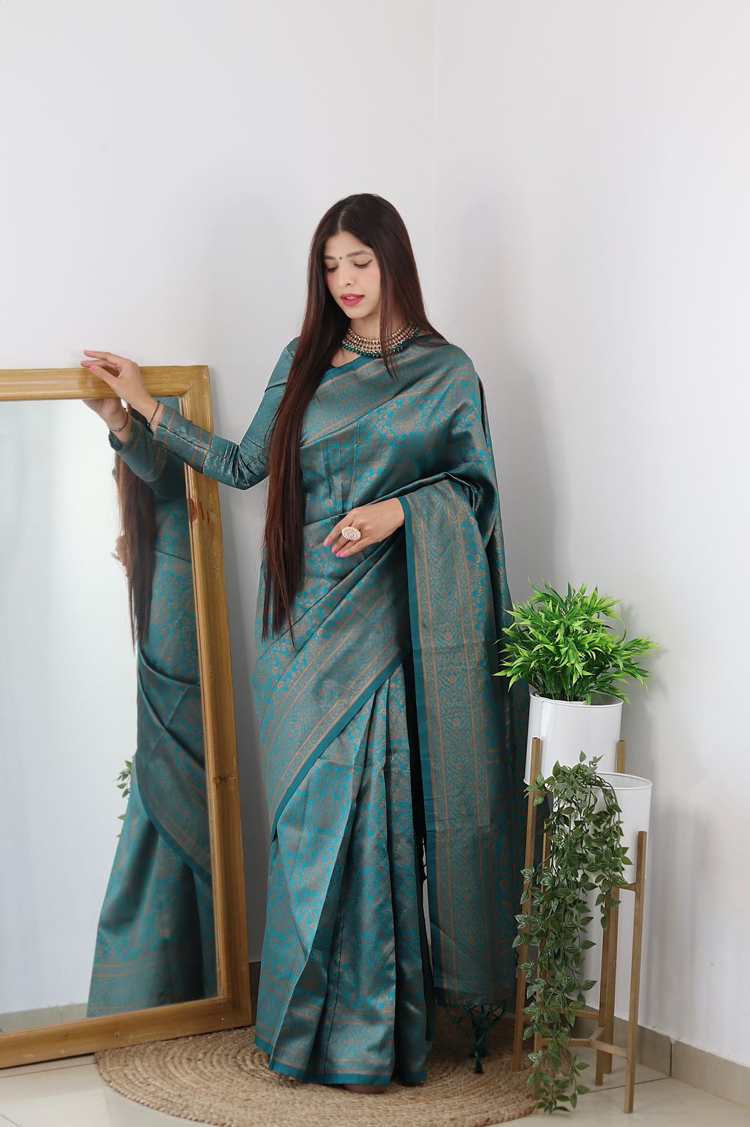 Demanding Rama Soft Banarasi Silk Saree With Lovely Blouse Piece