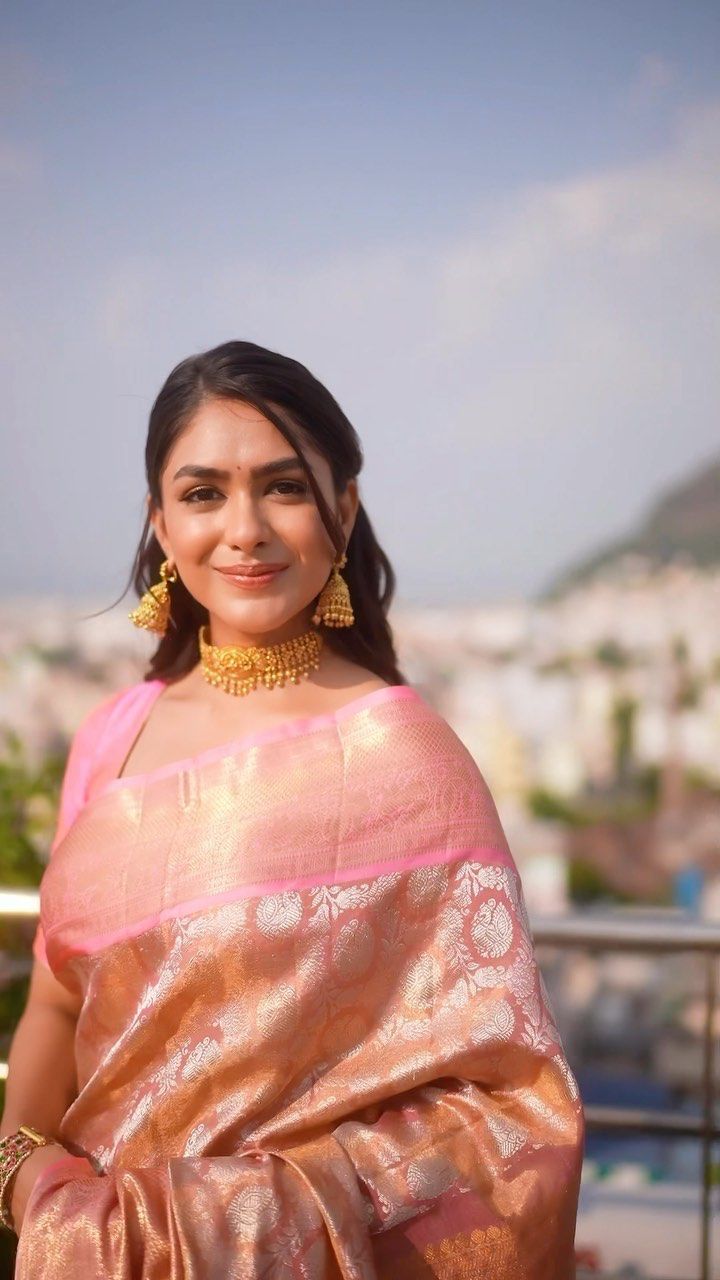Denouement Pink Soft Banarasi Silk Saree With Impressive Blouse Piece