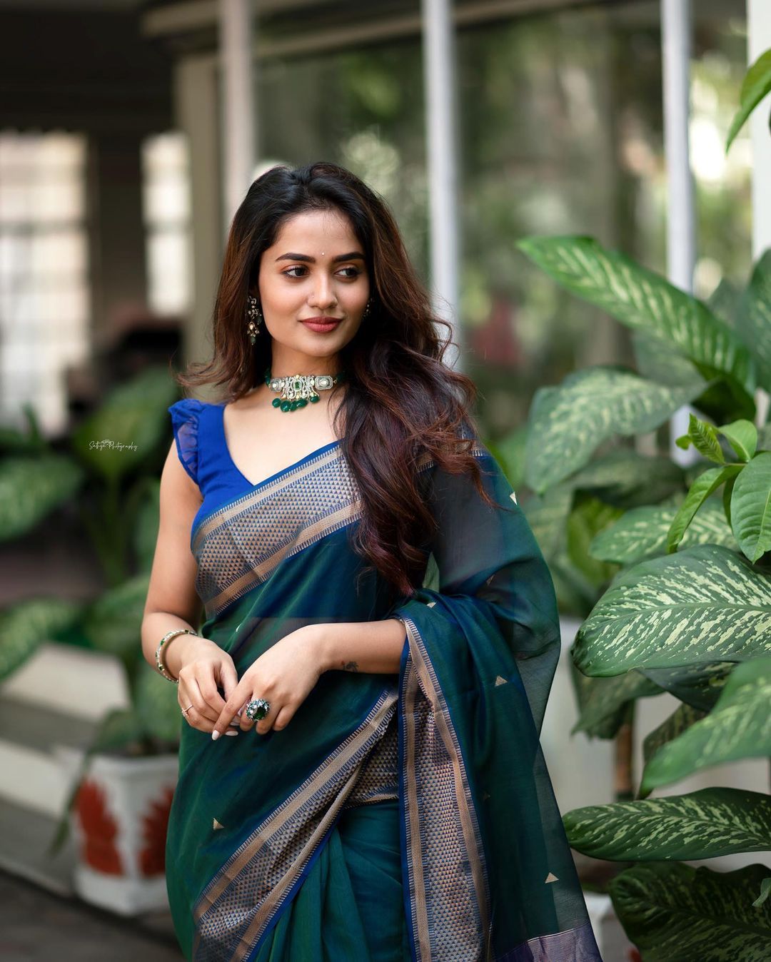 Outstanding Rama Soft Silk Saree With Snazzy Blouse Piece