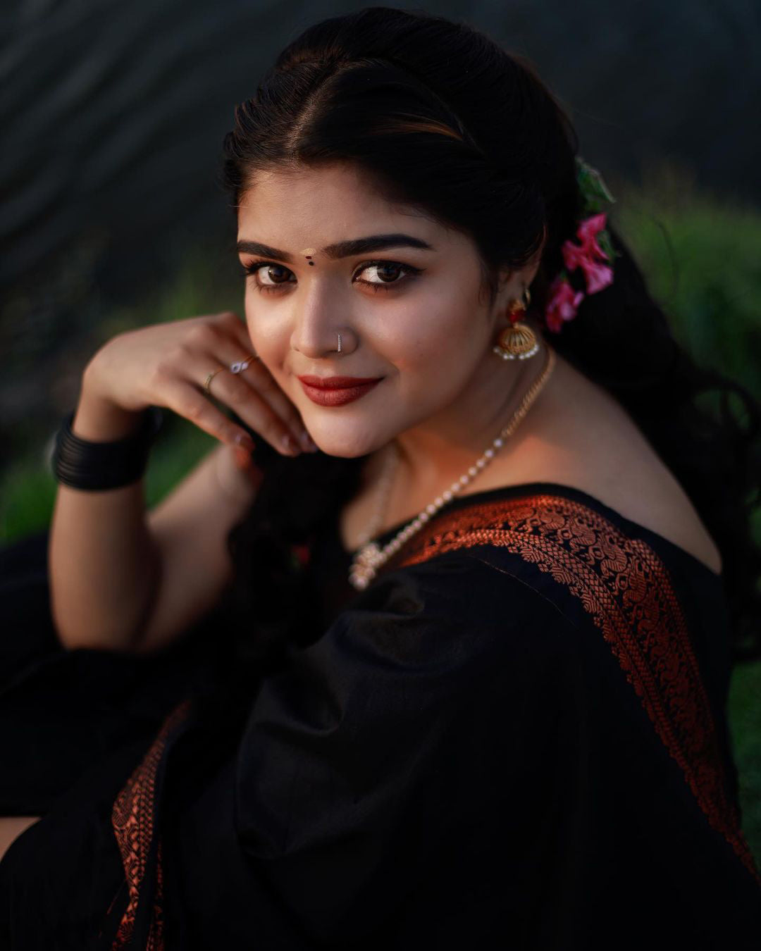 Proficient Black Soft Banarasi Silk Saree With Tremendous louse Piece