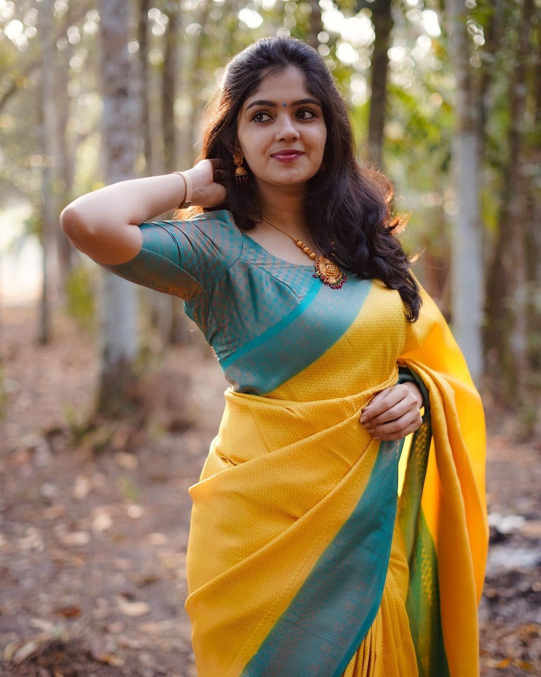 Inspiring Yellow Soft Silk Saree With Fairytale Blouse Piece