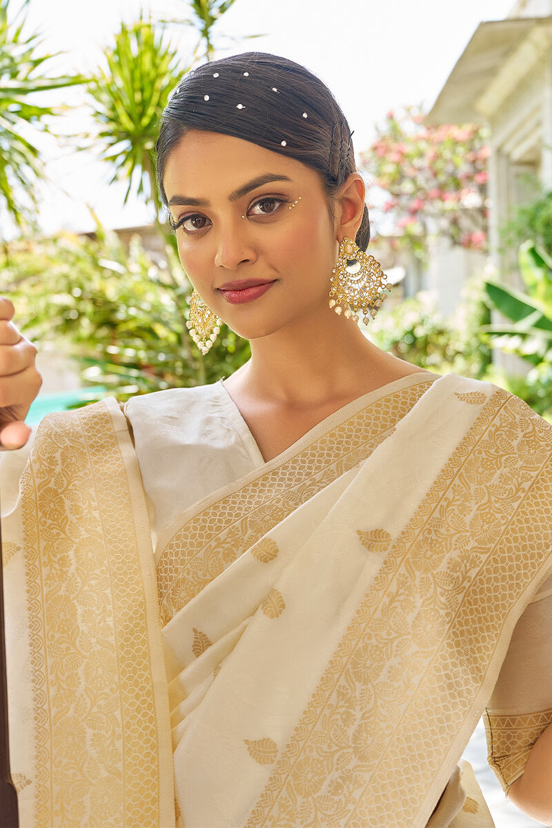 Evocative Beige Kanjivaram Silk Saree With Dissemble Blouse Piece