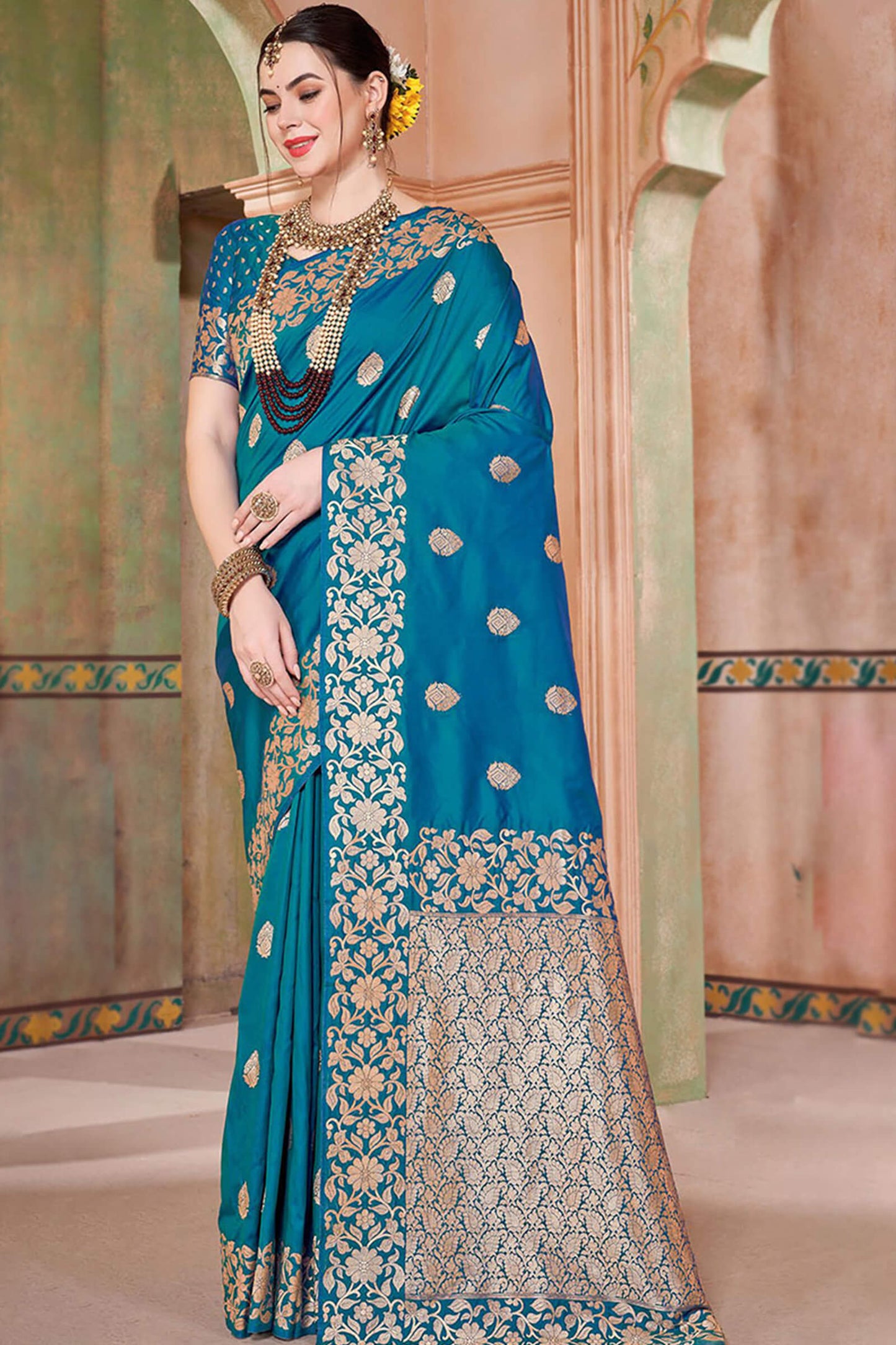 Splendorous Firozi Soft Banarasi Silk Saree With Most Flattering Blouse Piece