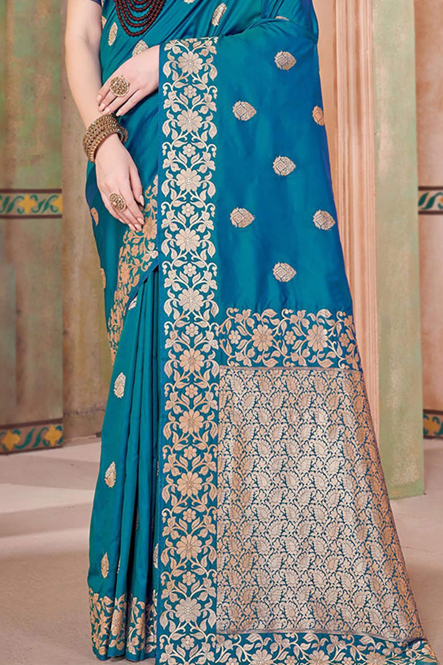 Splendorous Firozi Soft Banarasi Silk Saree With Most Flattering Blouse Piece