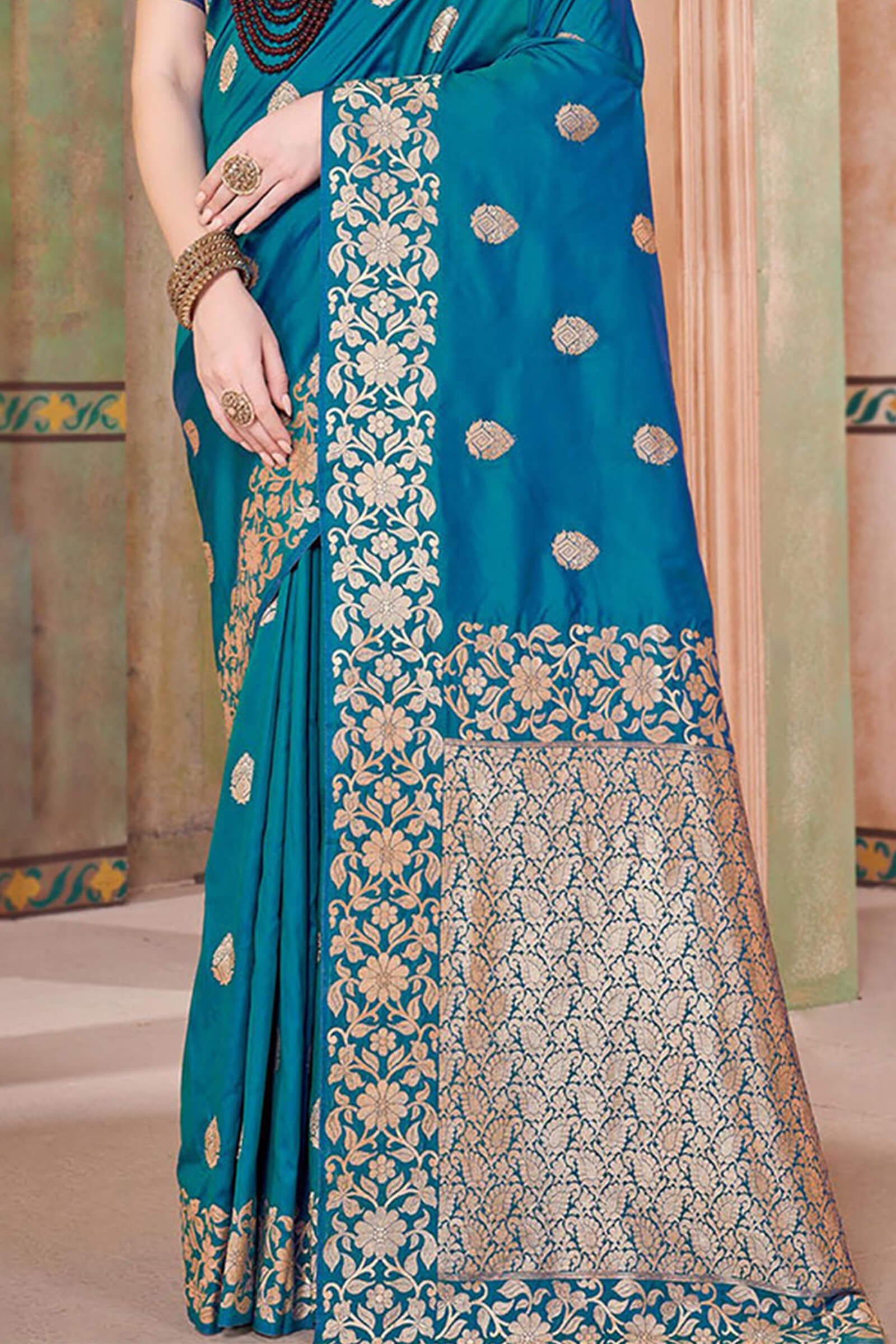 Splendorous Firozi Soft Banarasi Silk Saree With Most Flattering Blouse Piece