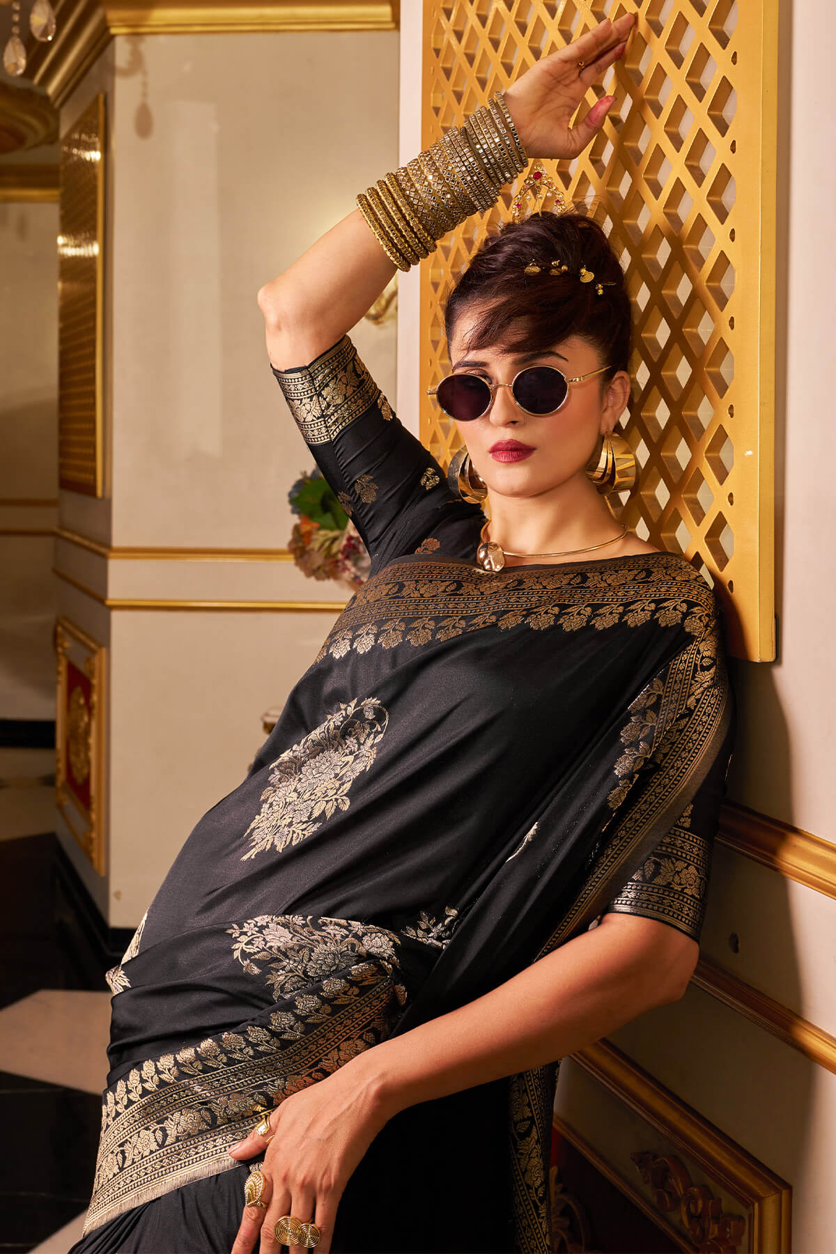 Susurrous Black Pure Zari Weaving Banarasi Silk Saree With Lassitude Blouse Piece