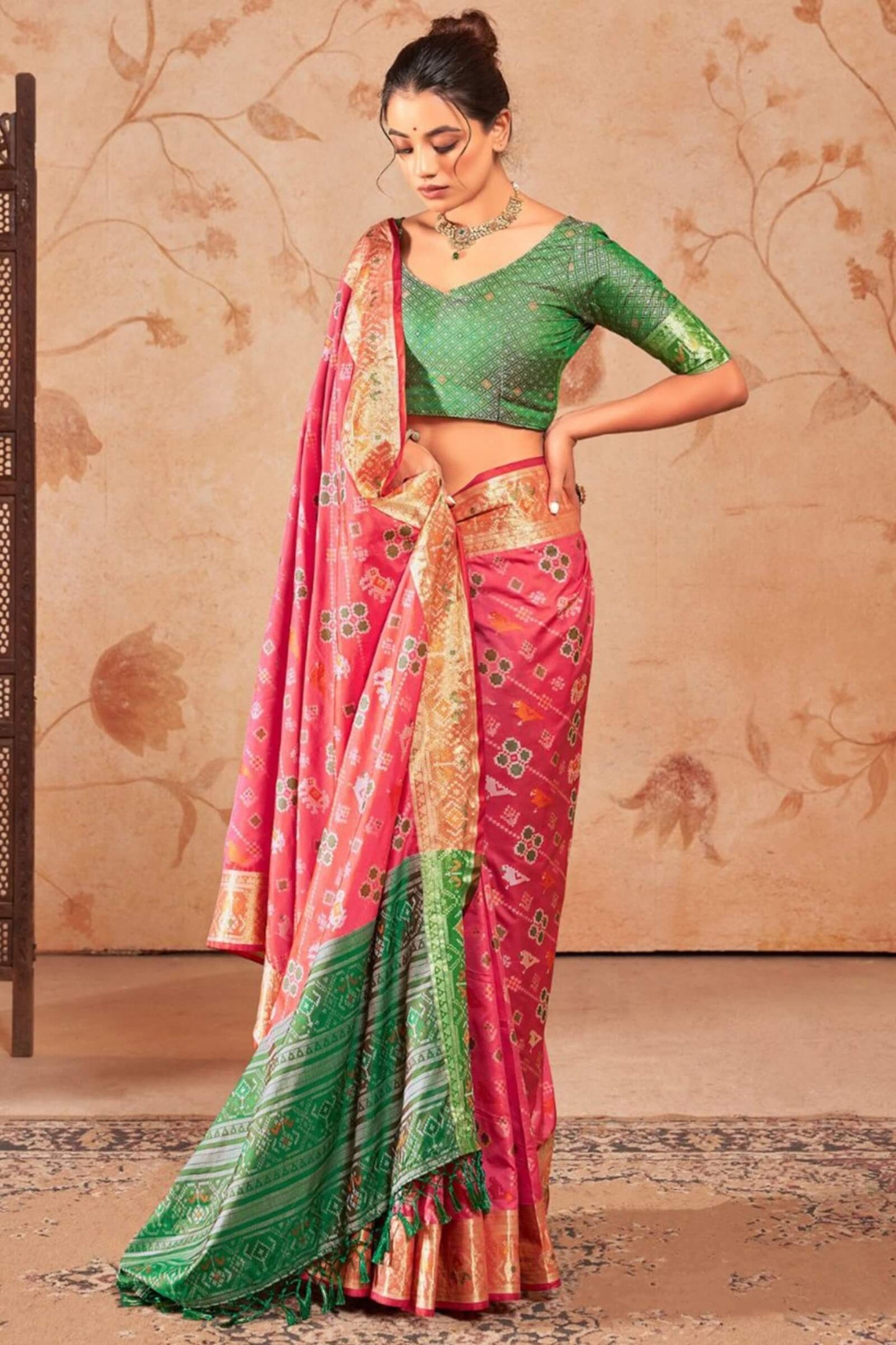 Resonant Pink Patola Silk Saree with Excellent Blouse Piece