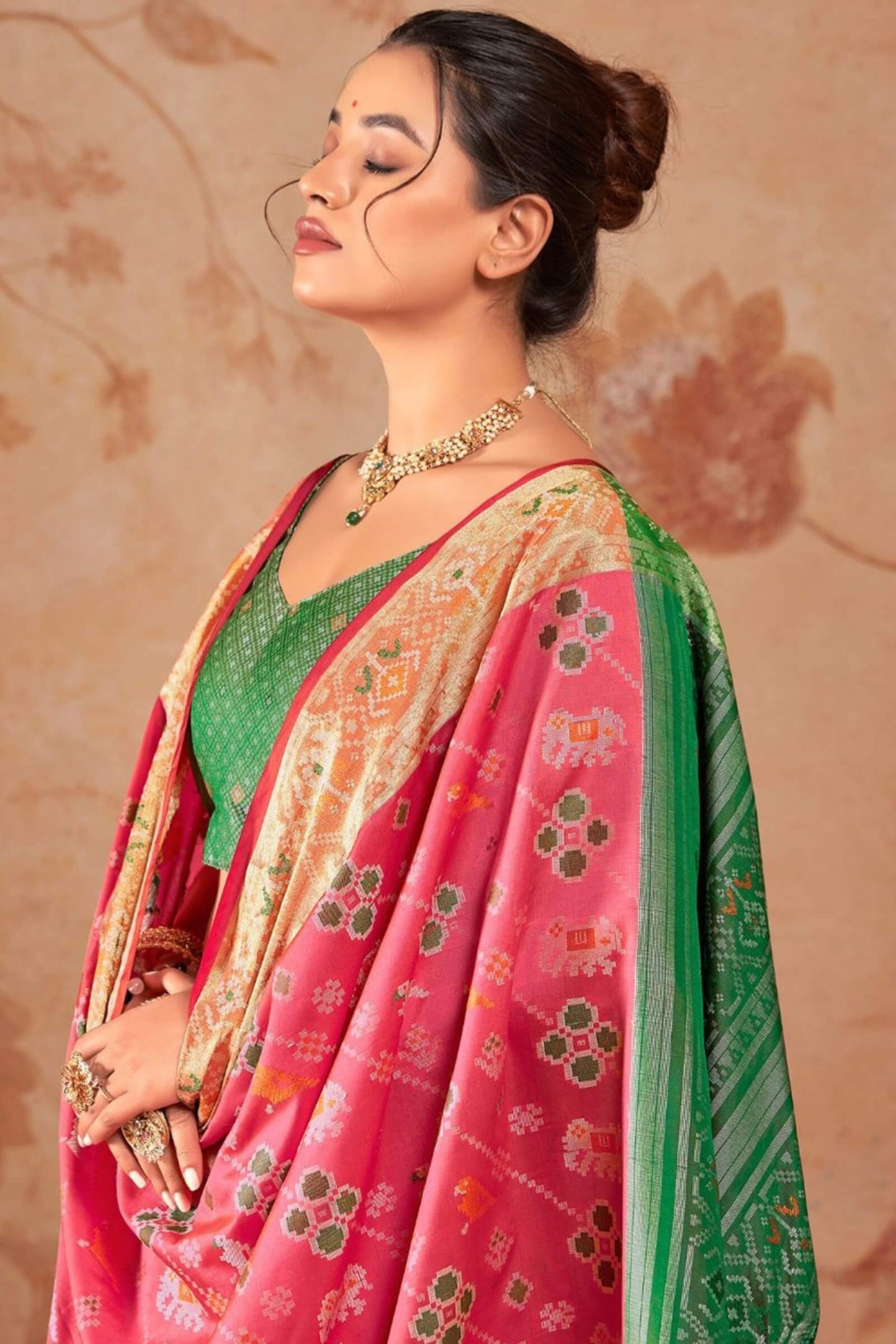 Resonant Pink Patola Silk Saree with Excellent Blouse Piece