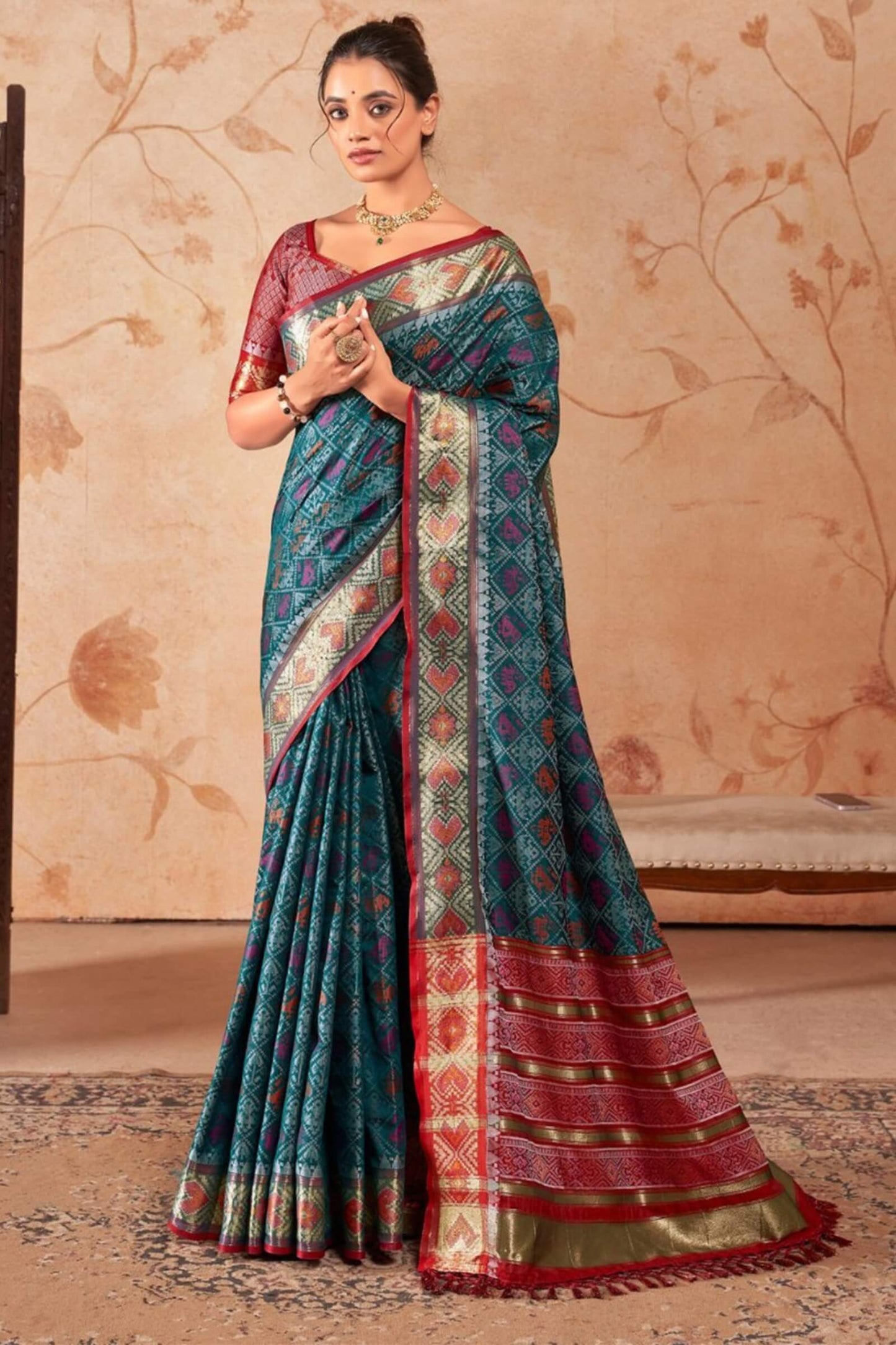 Forbearance Rama Patola Silk Saree with Felicitous Blouse Piece
