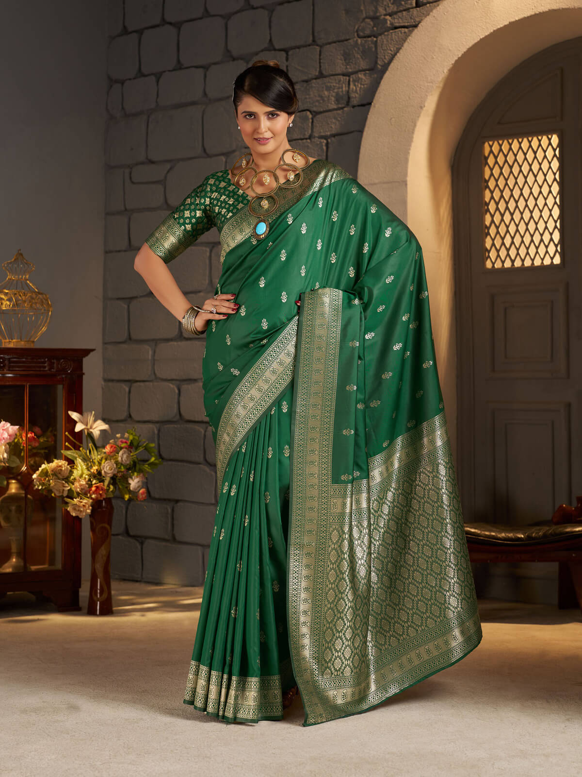 Capricious Dark Green Banarasi Silk Saree With Glamorous Blouse Piece