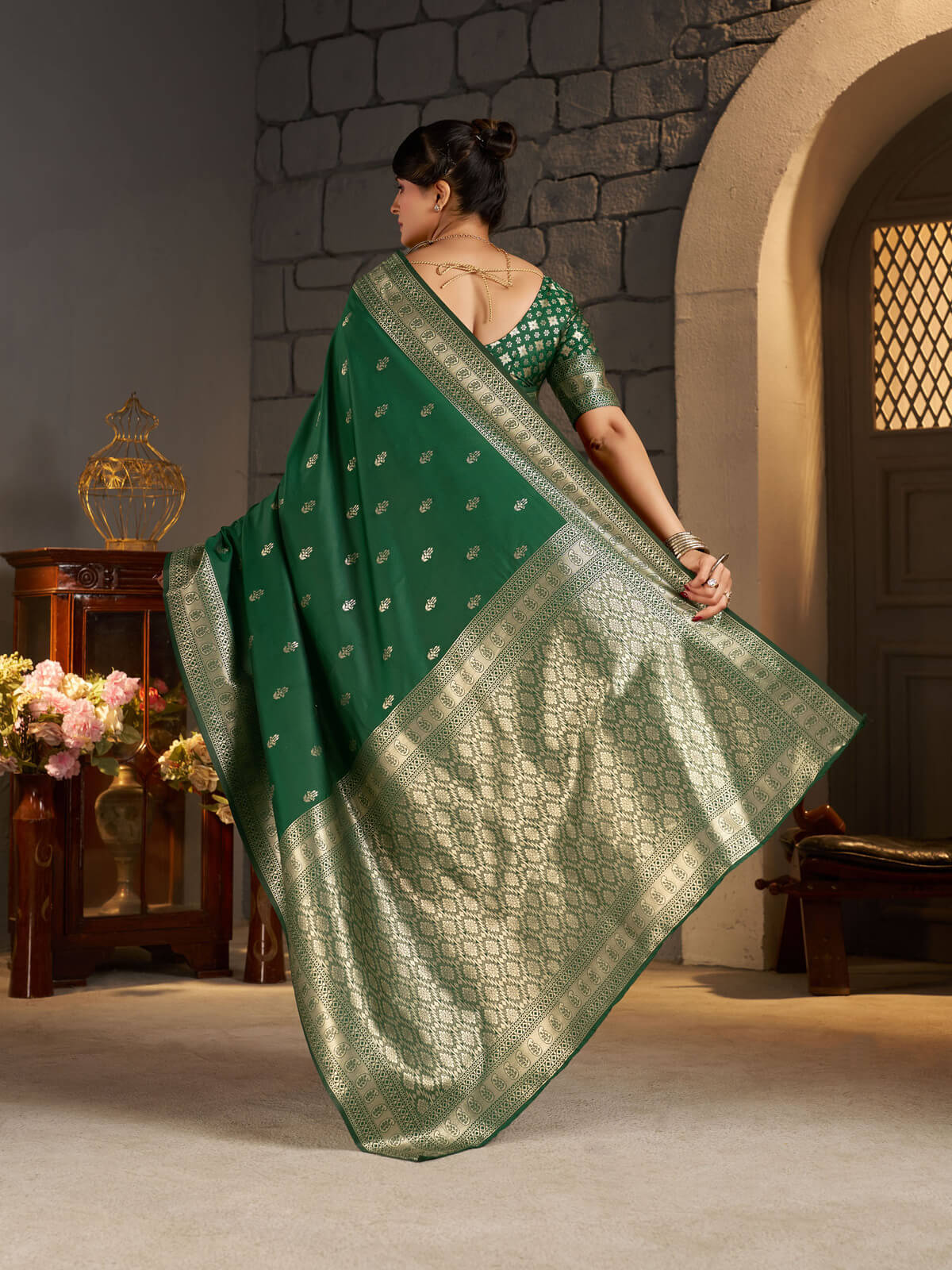 Capricious Dark Green Banarasi Silk Saree With Glamorous Blouse Piece