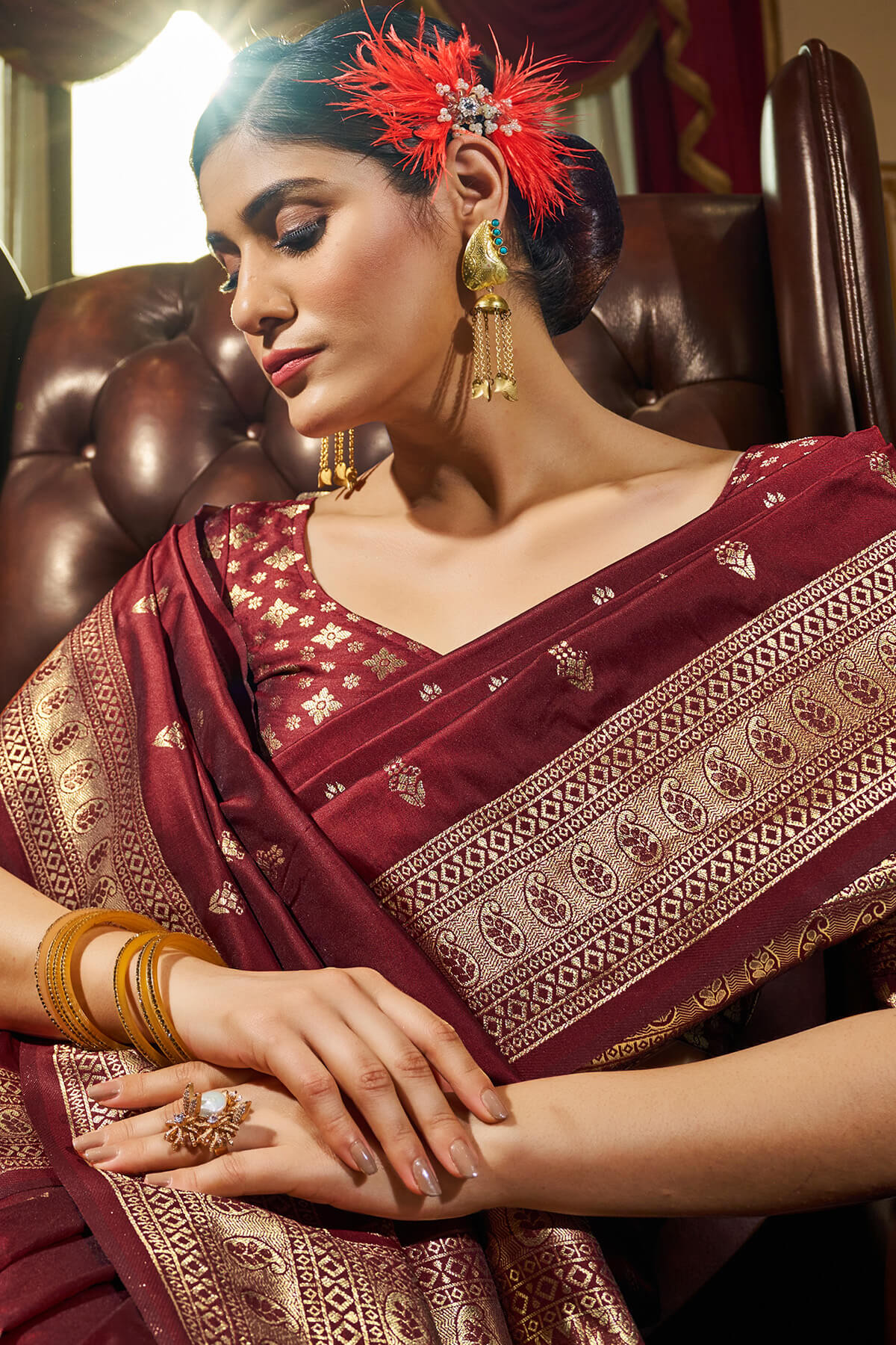 Eclat Maroon Pure Zari Weaving Banarasi Silk Saree With Fragrant Blouse Piece