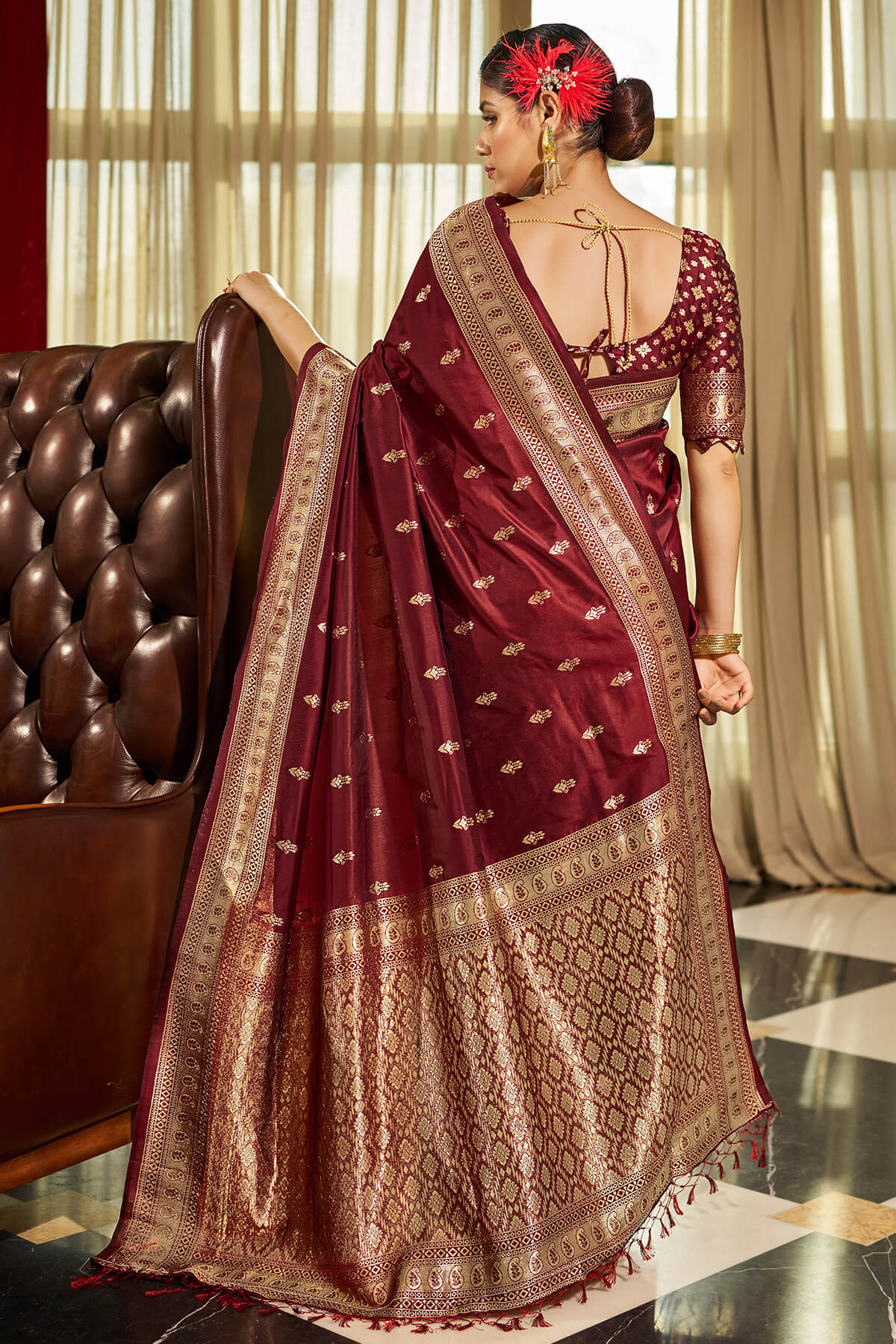 Eclat Maroon Pure Zari Weaving Banarasi Silk Saree With Fragrant Blouse Piece