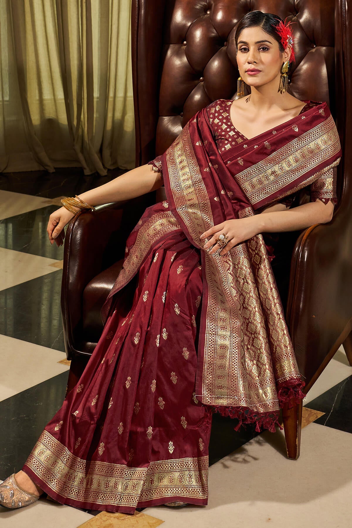 Eclat Maroon Pure Zari Weaving Banarasi Silk Saree With Fragrant Blouse Piece