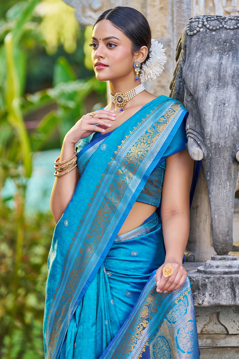 Energetic Firozi Kanjivaram Silk Saree With Traditional Blouse Piece