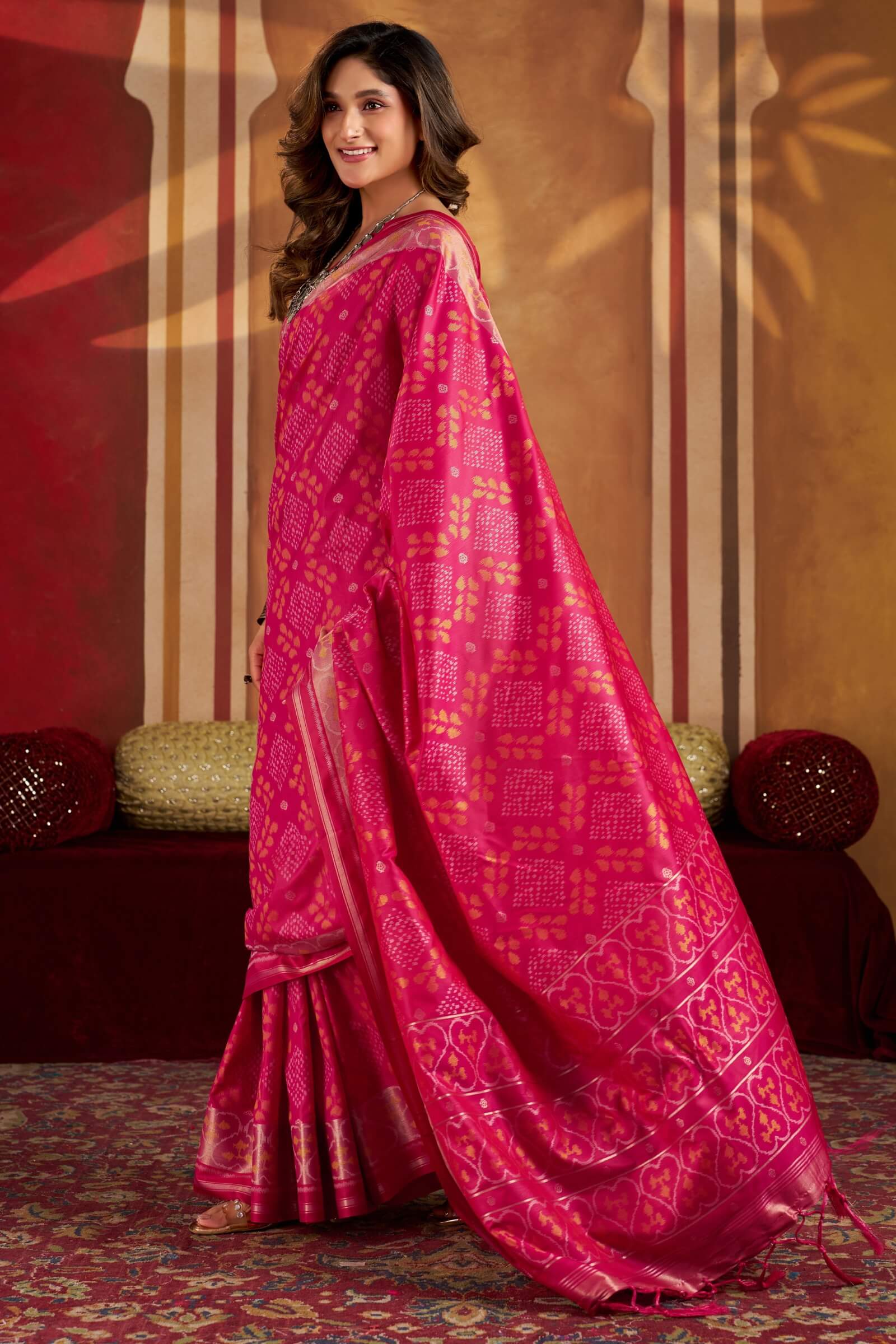 Sizzling Dark Pink Patola Silk Saree with Quixotic Blouse Piece