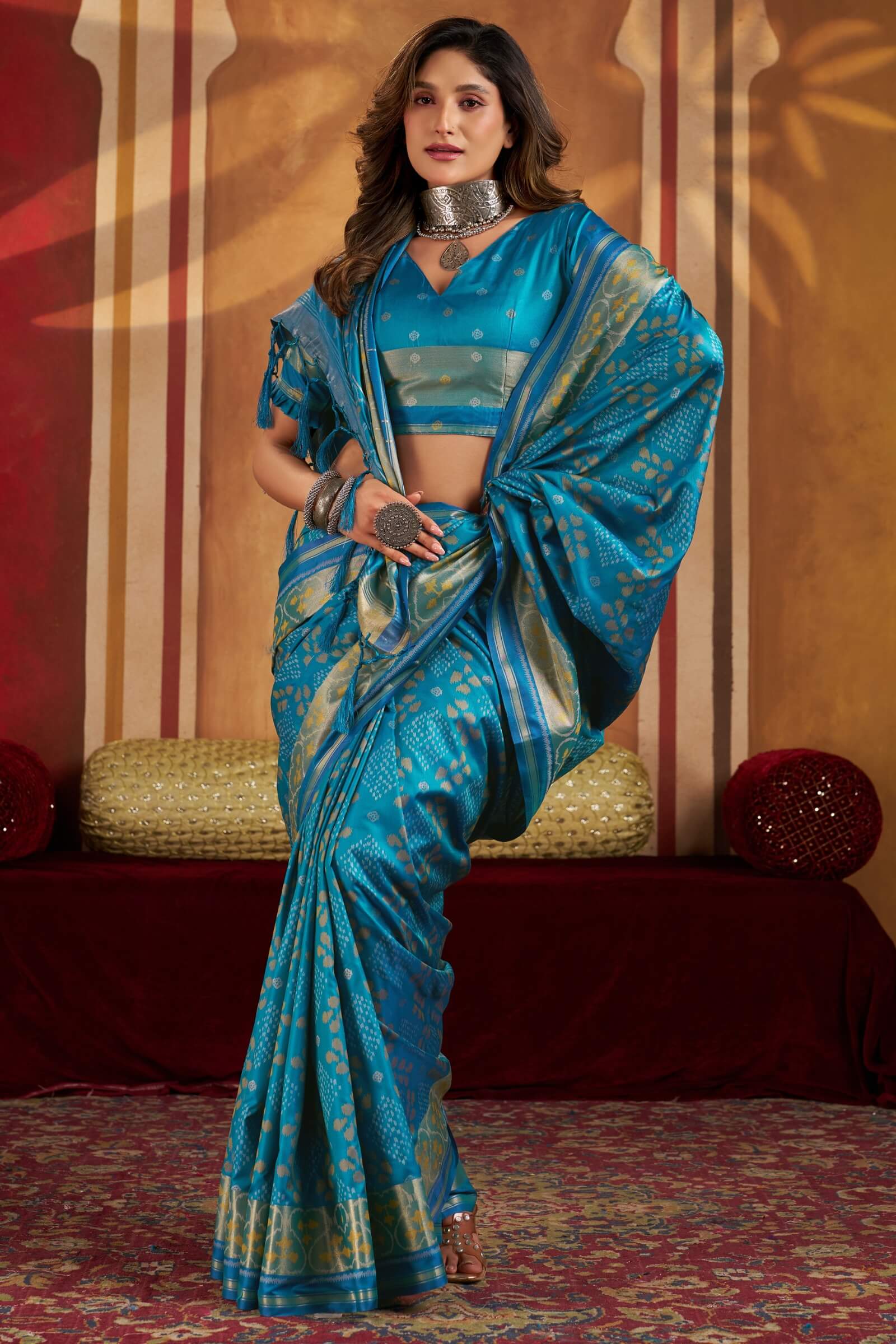 Transcendent Firozi Patola Silk Saree with Elegant Blouse Piece
