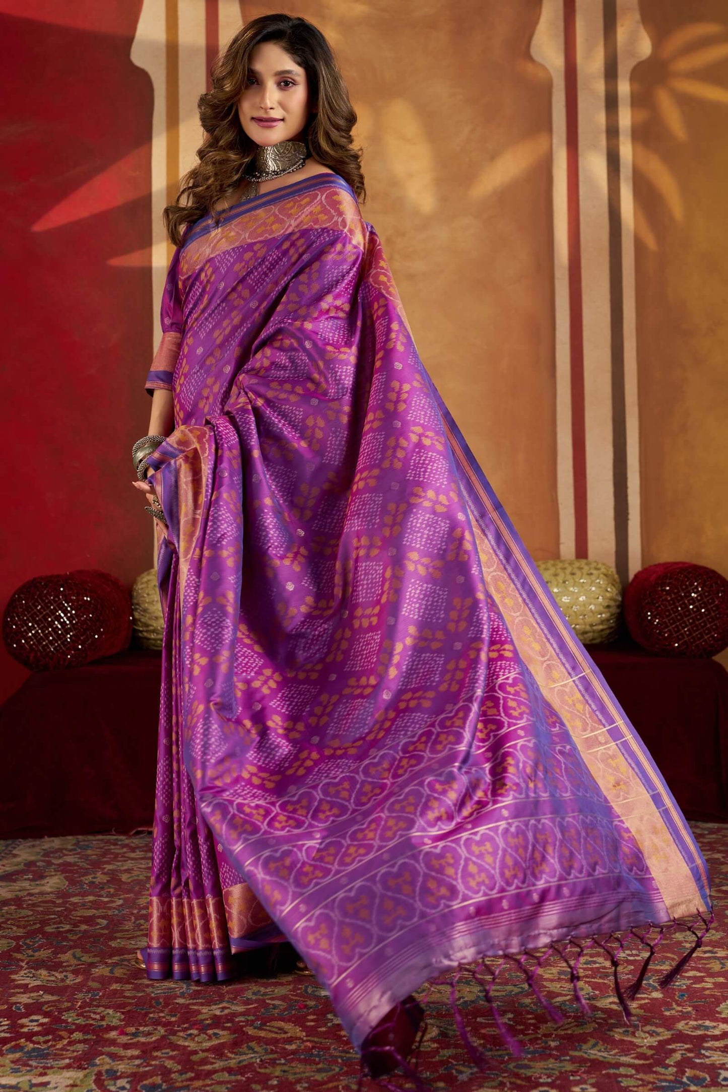 Delectable Purple Patola Silk Saree with Adoring Blouse Piece