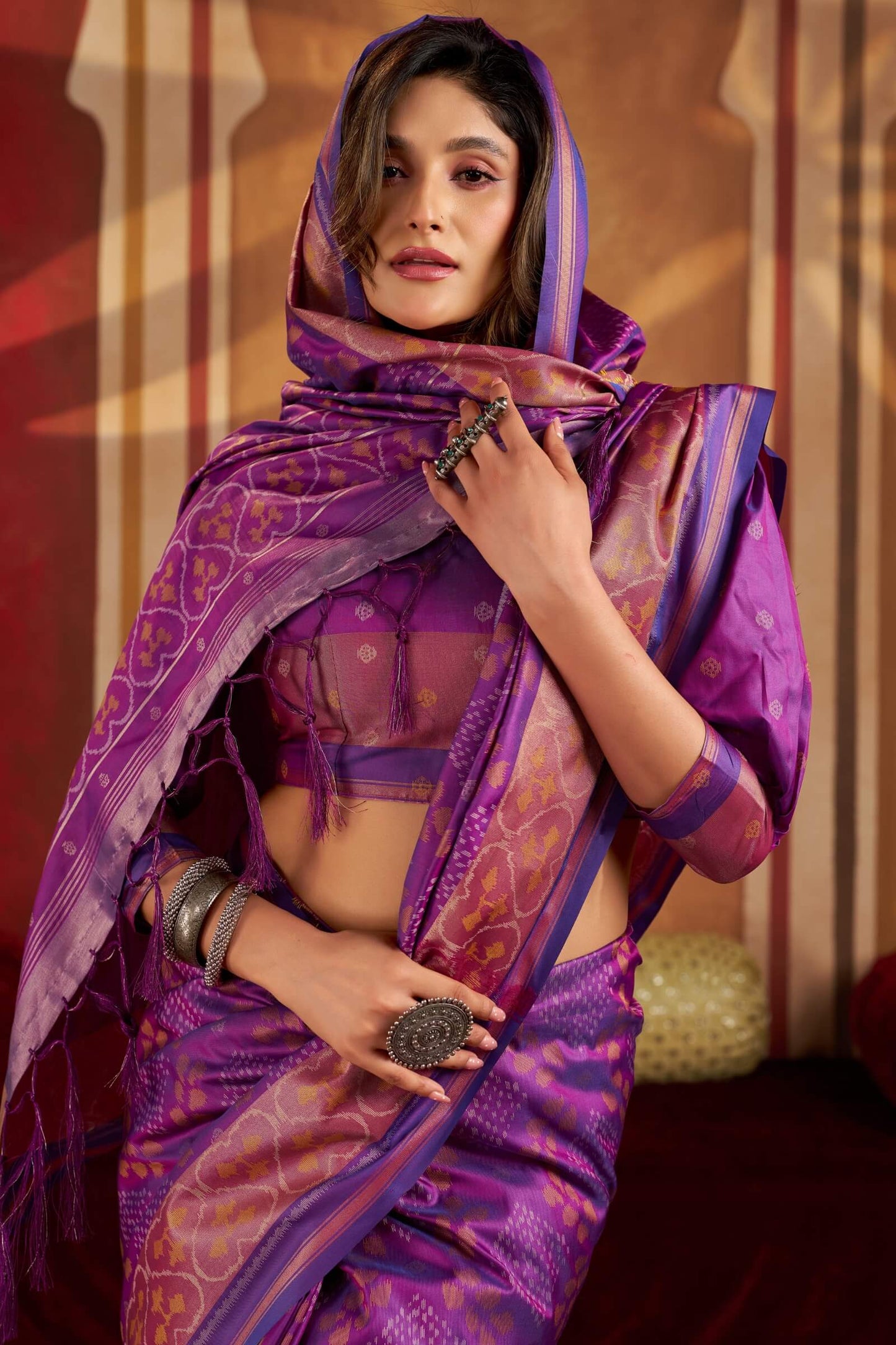 Delectable Purple Patola Silk Saree with Adoring Blouse Piece