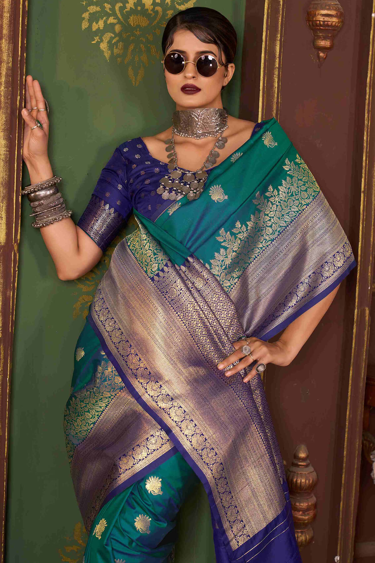 Charming Rama Pure Zari Weaving Banarasi Silk Saree With Panoply Blouse Piece