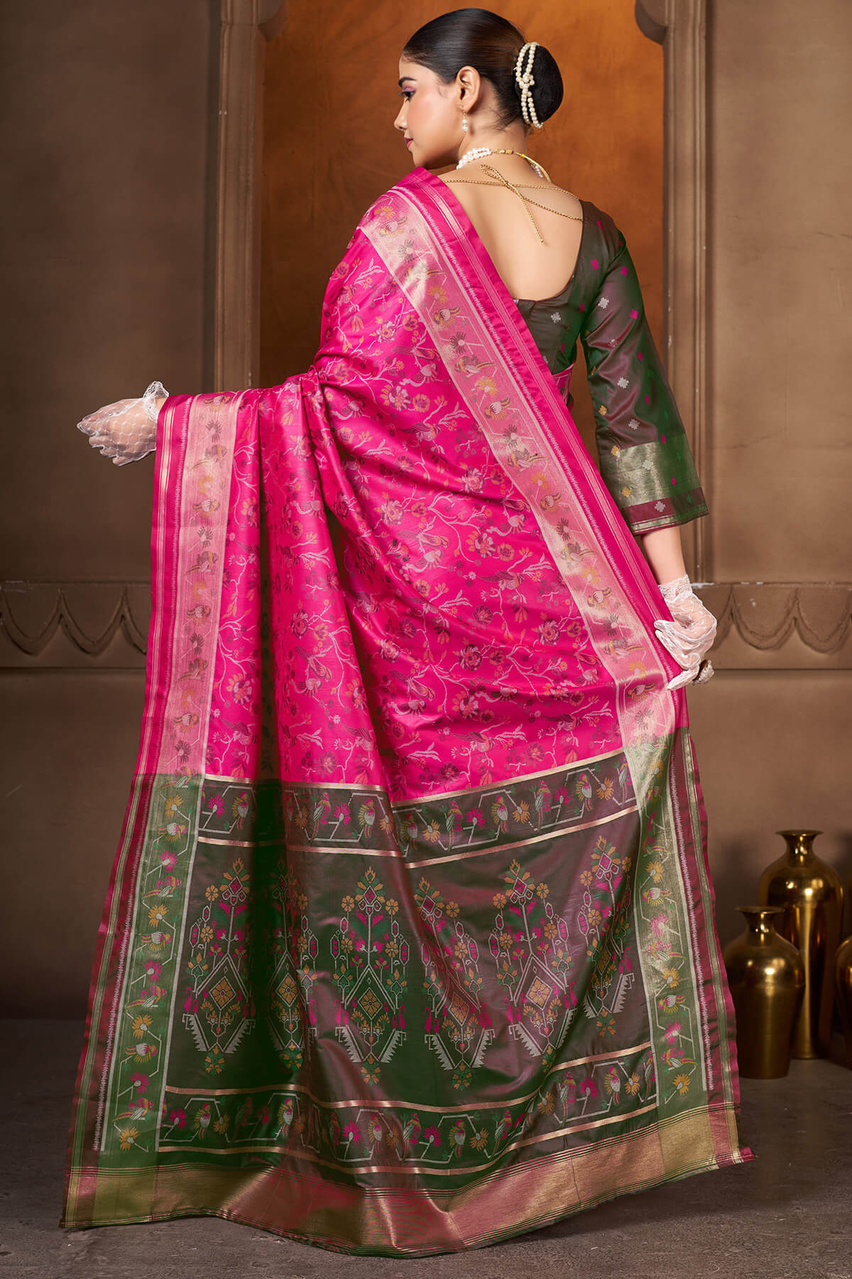 Fugacious Dark Pink Paithani Silk Saree With Nectarous Blouse Piece
