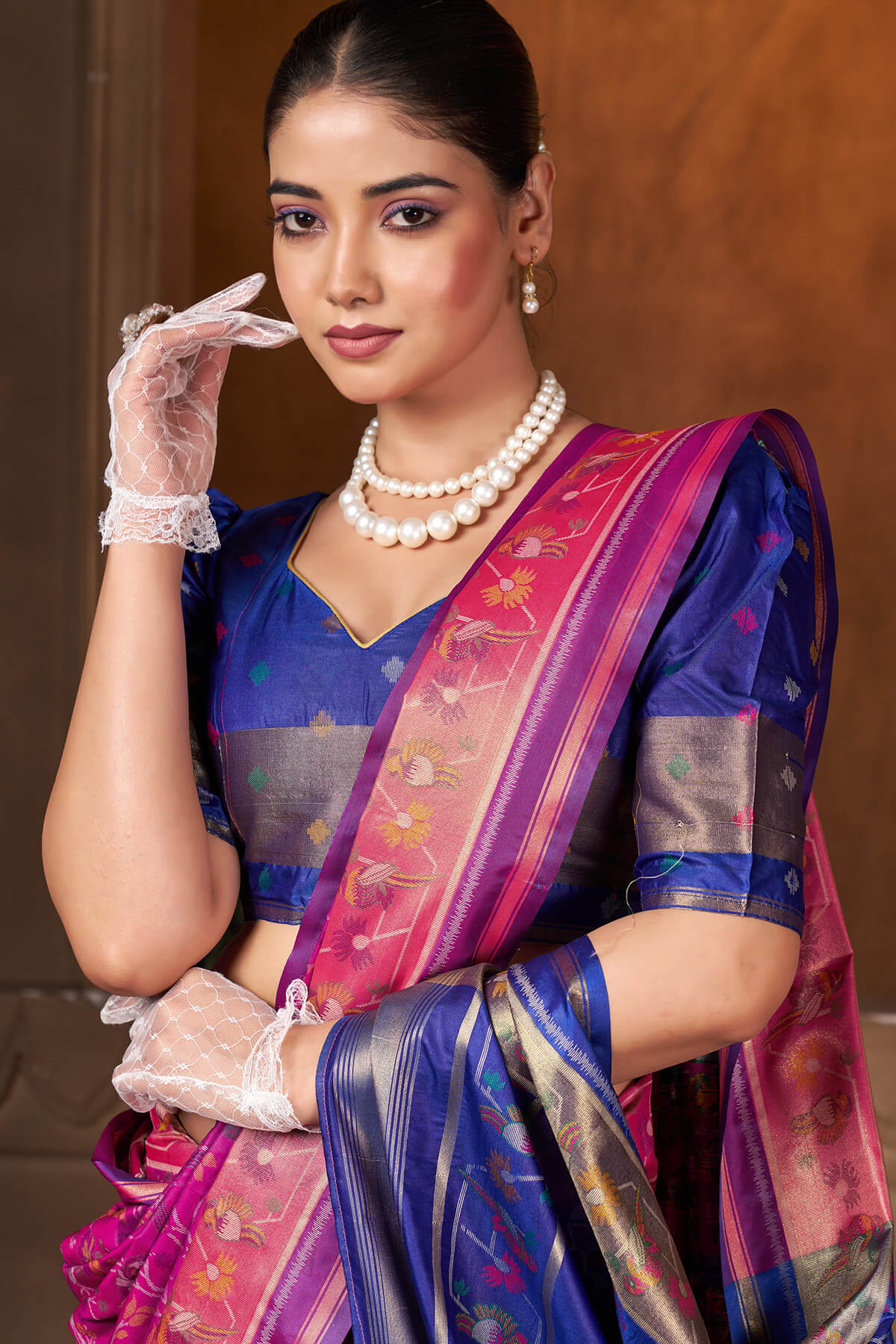 Breathtaking Magenta Paithani Silk Saree With Gossamer Blouse Piece