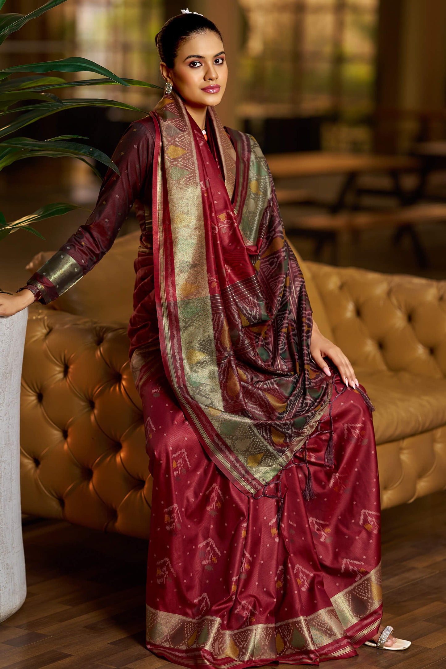 Stylish Maroon Pure Zari Weaving Banarasi Silk Saree With Surreptitious Blouse Piece