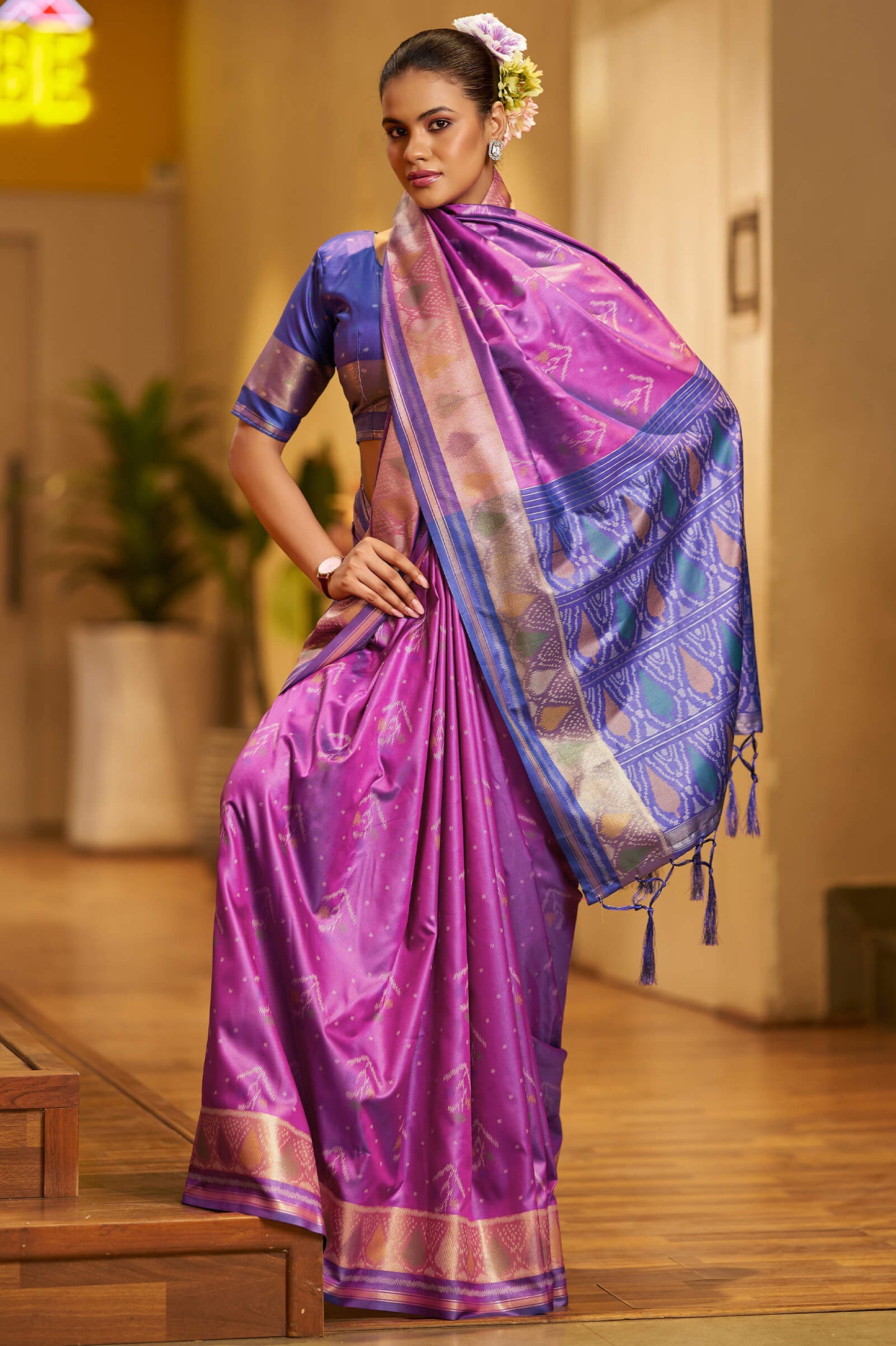 Excellent Purple Pure Zari Weaving Banarasi Silk Saree With Sempiternal Blouse Piece