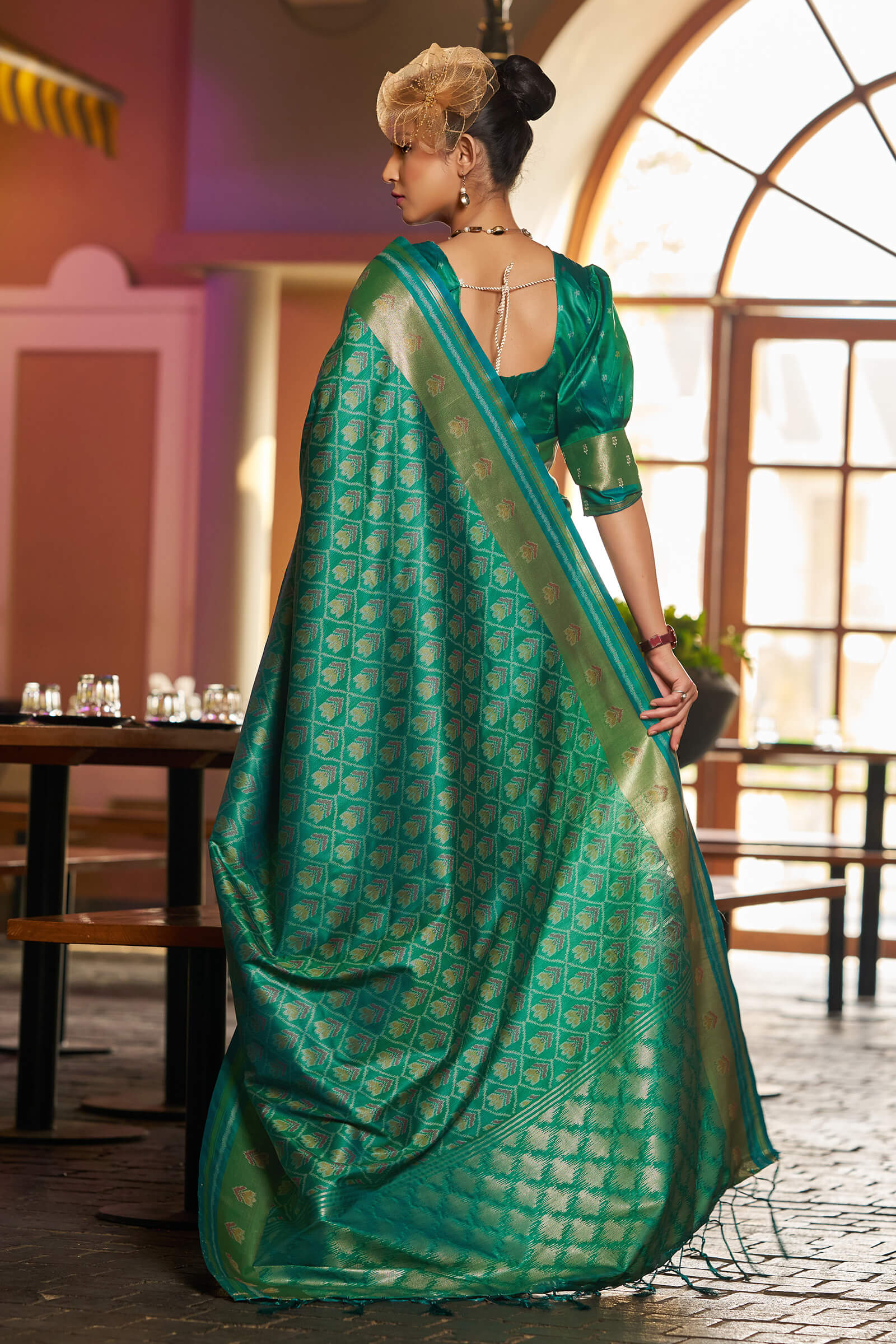 Panoply Green Pure Zari Weaving Banarasi Silk Saree With Imbrication Blouse Piece