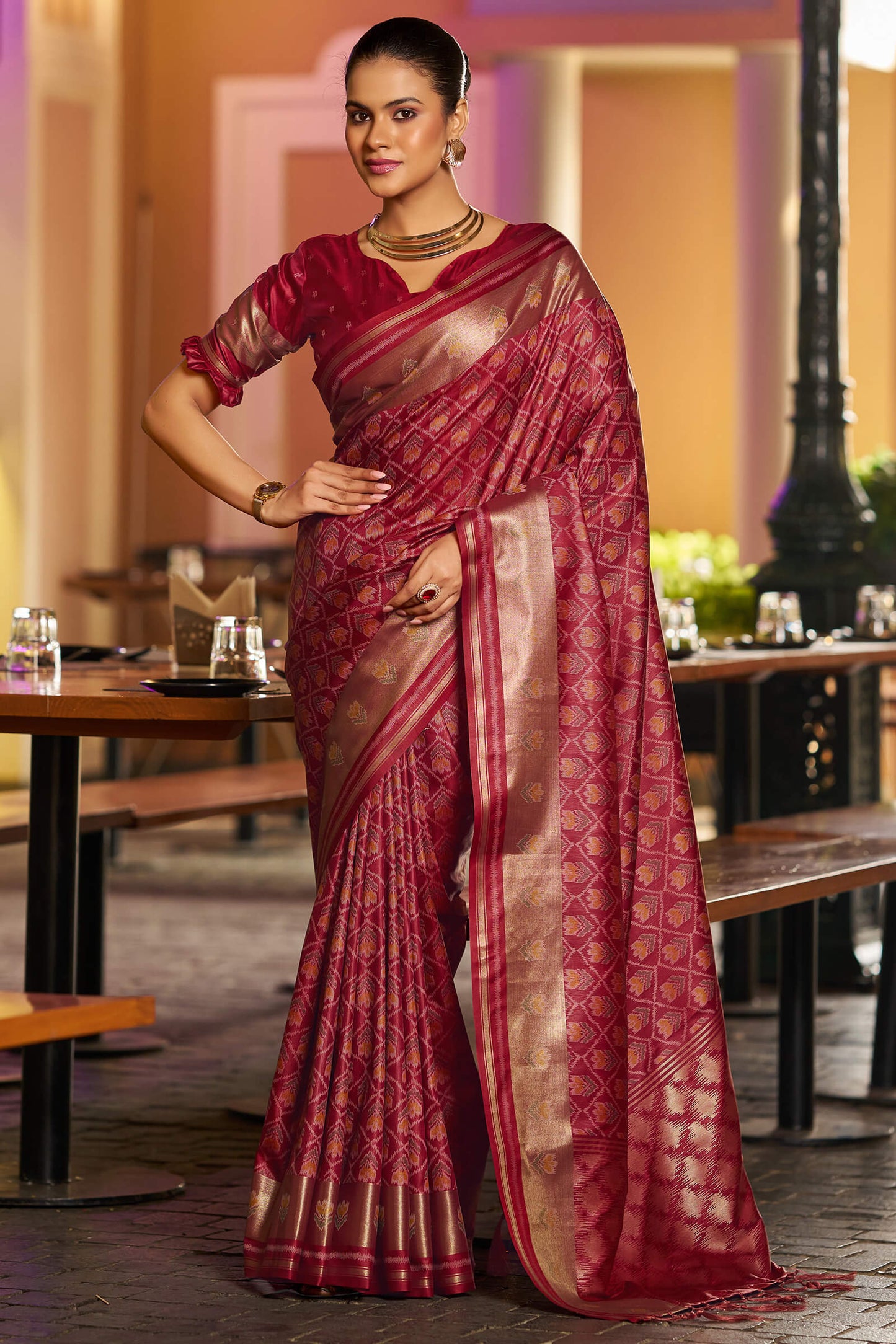 Majestic Maroon Pure Zari Weaving Banarasi Silk Saree With Grandiose Blouse Piece