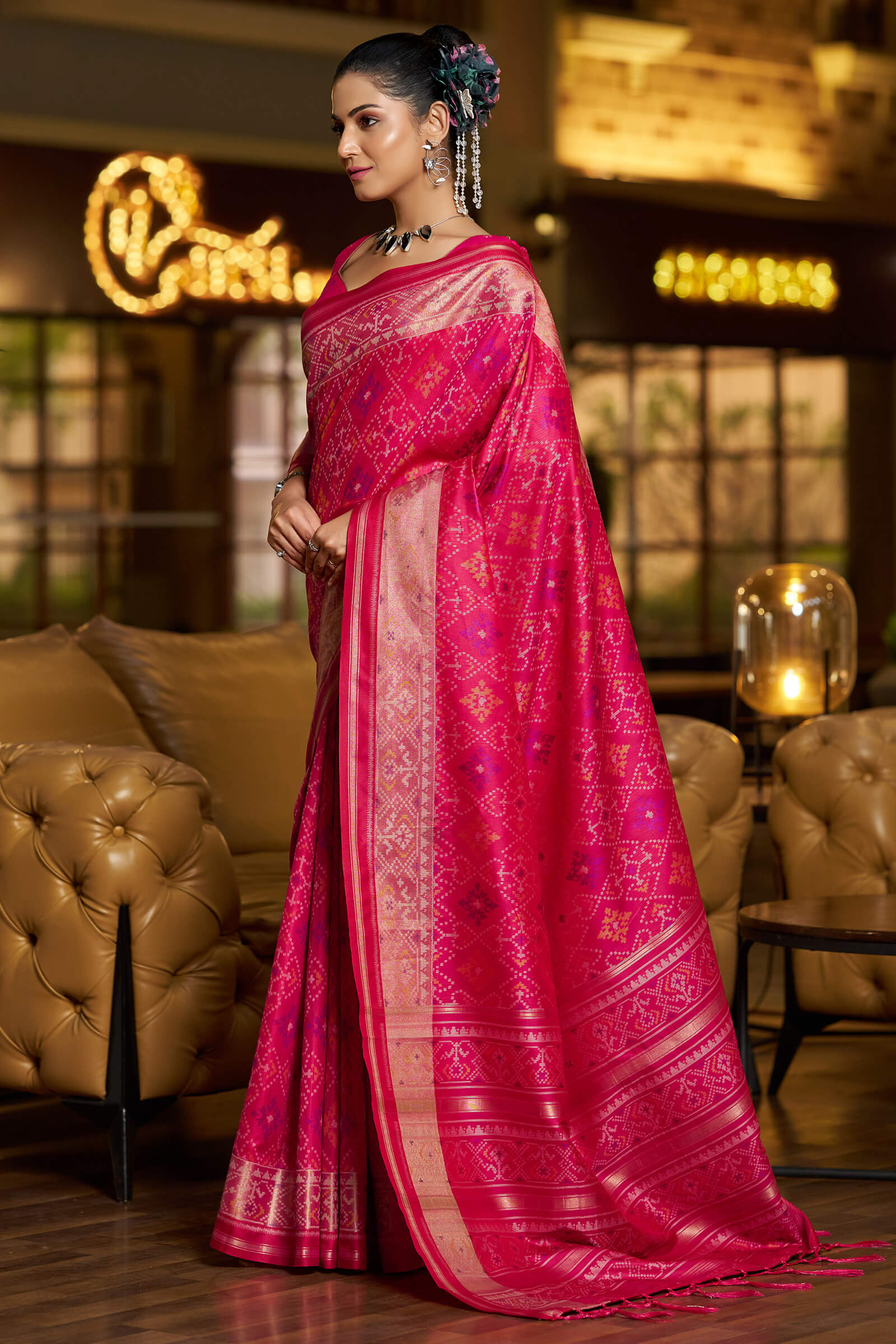 Ephemeral Dark Pink Pure Zari Weaving Banarasi Silk Saree With Outstanding Blouse Piece