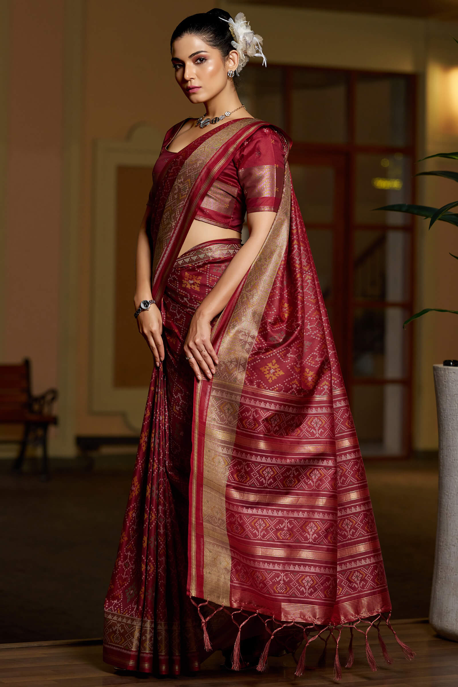 Gleaming Maroon Pure Zari Weaving Banarasi Silk Saree With Moiety Blouse Piece