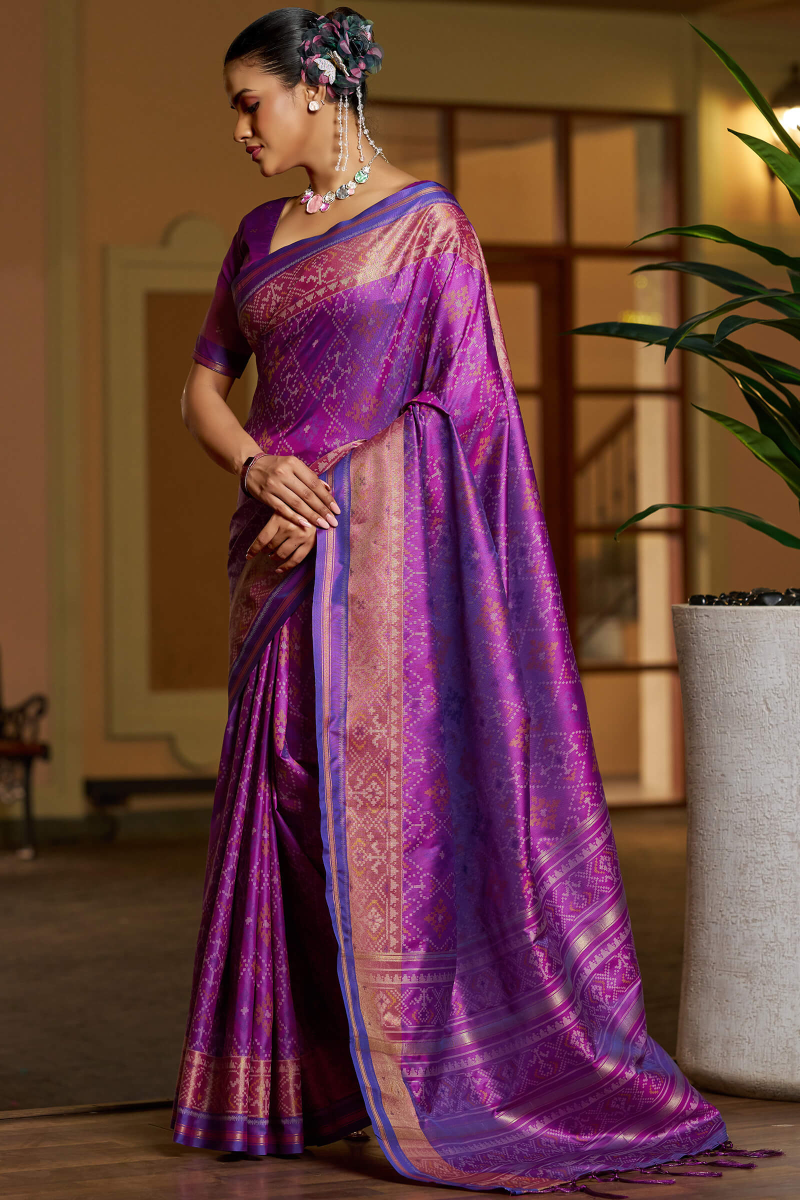 Woebegone Purple Pure Zari Weaving Banarasi Silk Saree With Ephemeral Blouse Piece
