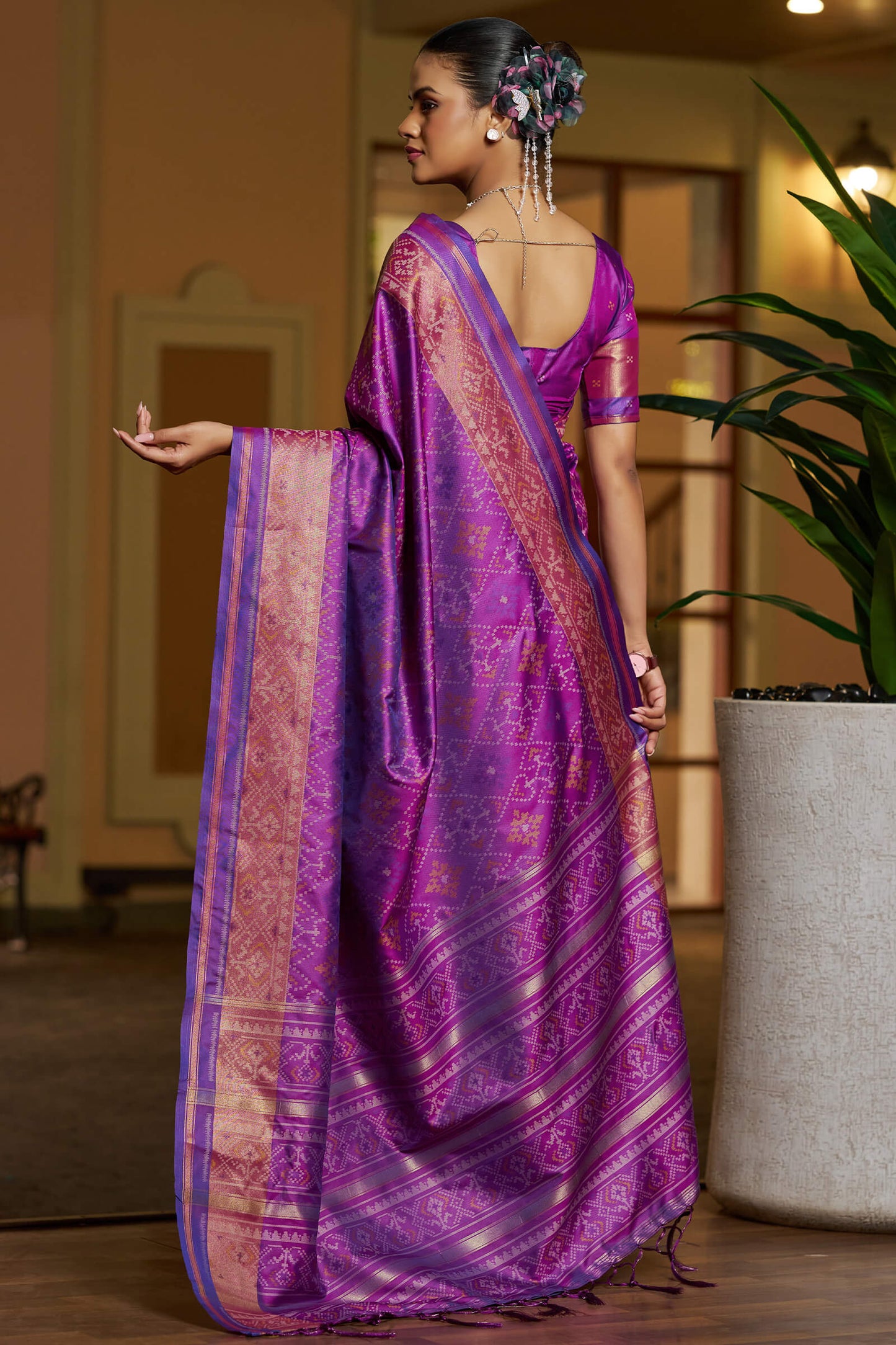 Woebegone Purple Pure Zari Weaving Banarasi Silk Saree With Ephemeral Blouse Piece