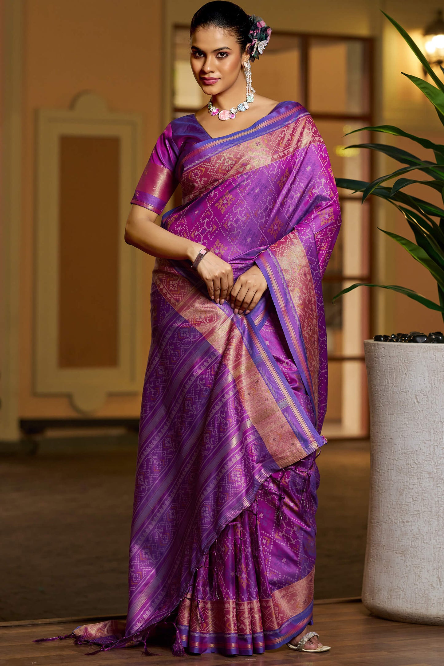 Woebegone Purple Pure Zari Weaving Banarasi Silk Saree With Ephemeral Blouse Piece