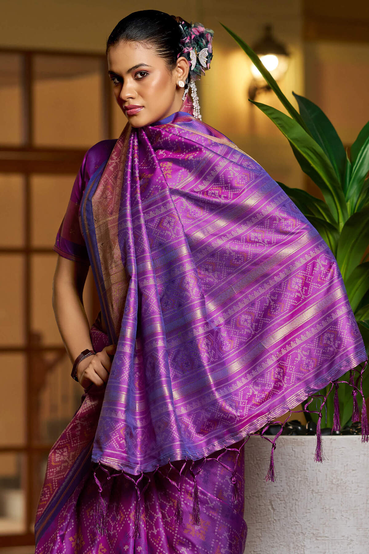 Woebegone Purple Pure Zari Weaving Banarasi Silk Saree With Ephemeral Blouse Piece