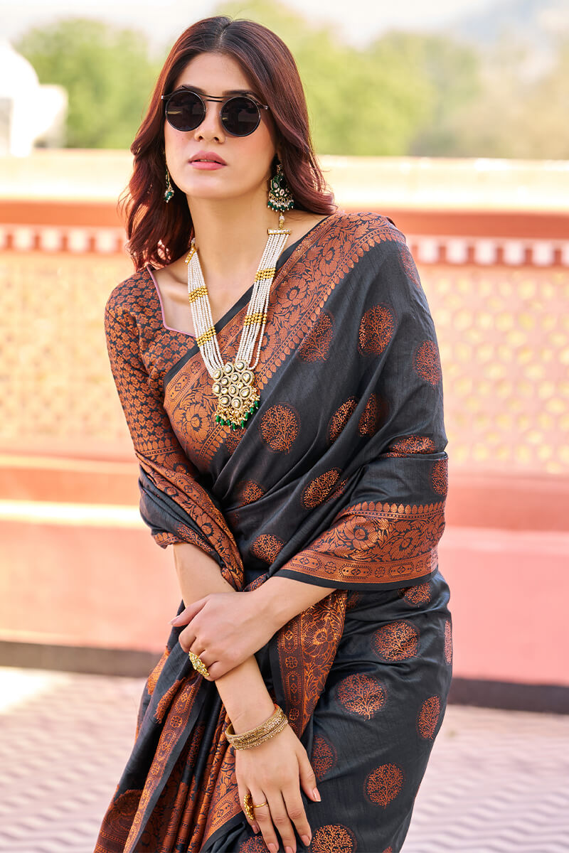 Demanding Black Banarasi Silk Saree With Pretty Blouse Piece