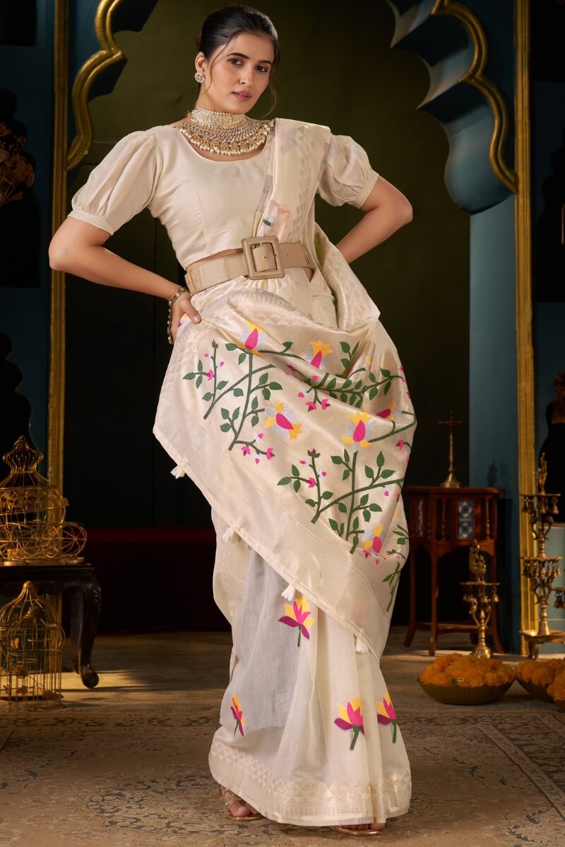 Breathtaking Beige Cotton Silk Saree With Delectable Blouse Piece