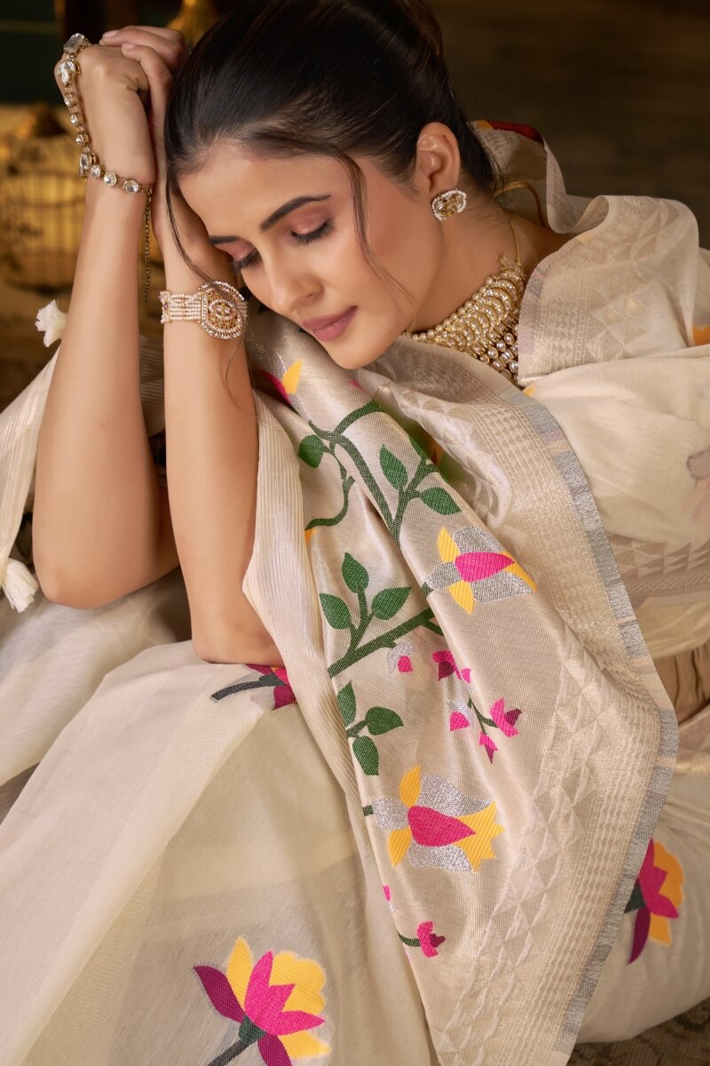 Breathtaking Beige Cotton Silk Saree With Delectable Blouse Piece