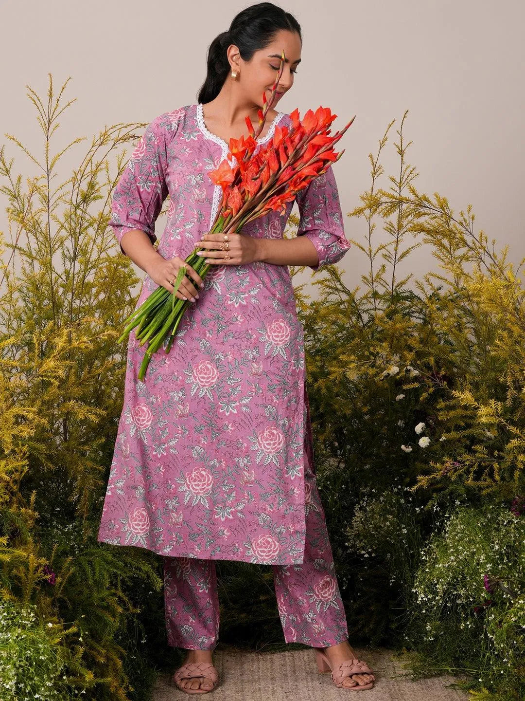 Mameraa Pink Printed Cotton Straight Kurta Set