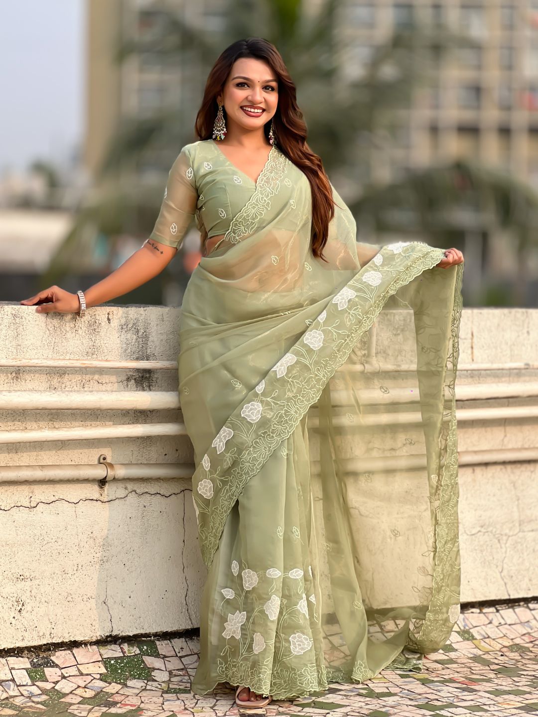 Pure Chanda Kora Silk Saree with Floral Embroidered Buttis And Applique Cutwork Border