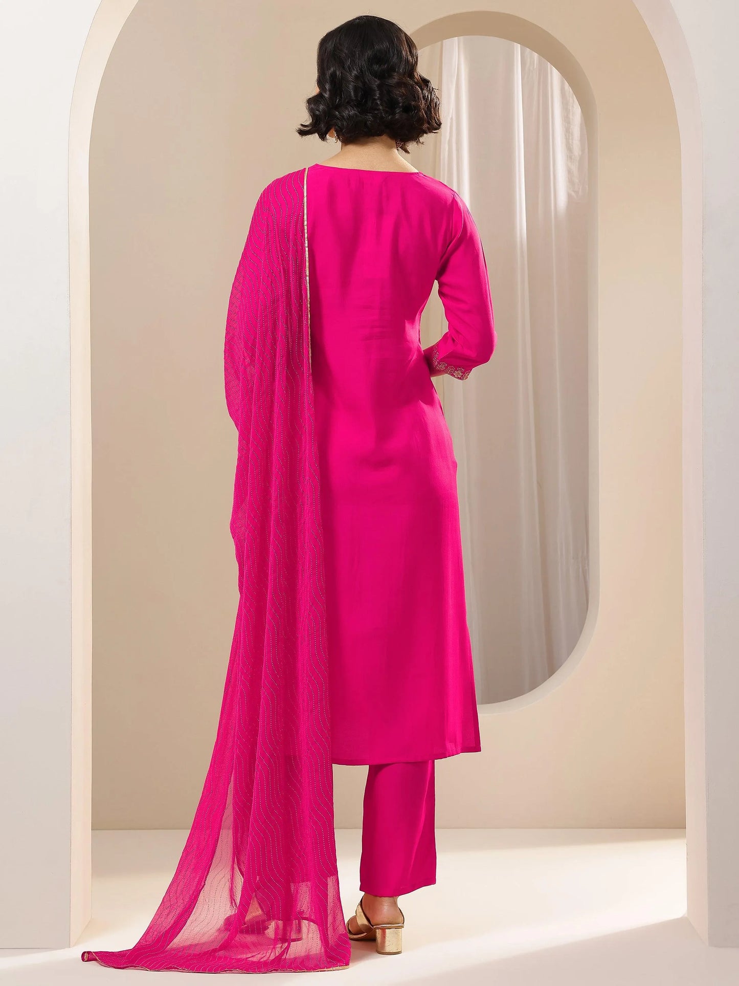 Gerua Pink Embroidered Silk Blend Straight Suit Sets With Dupatta