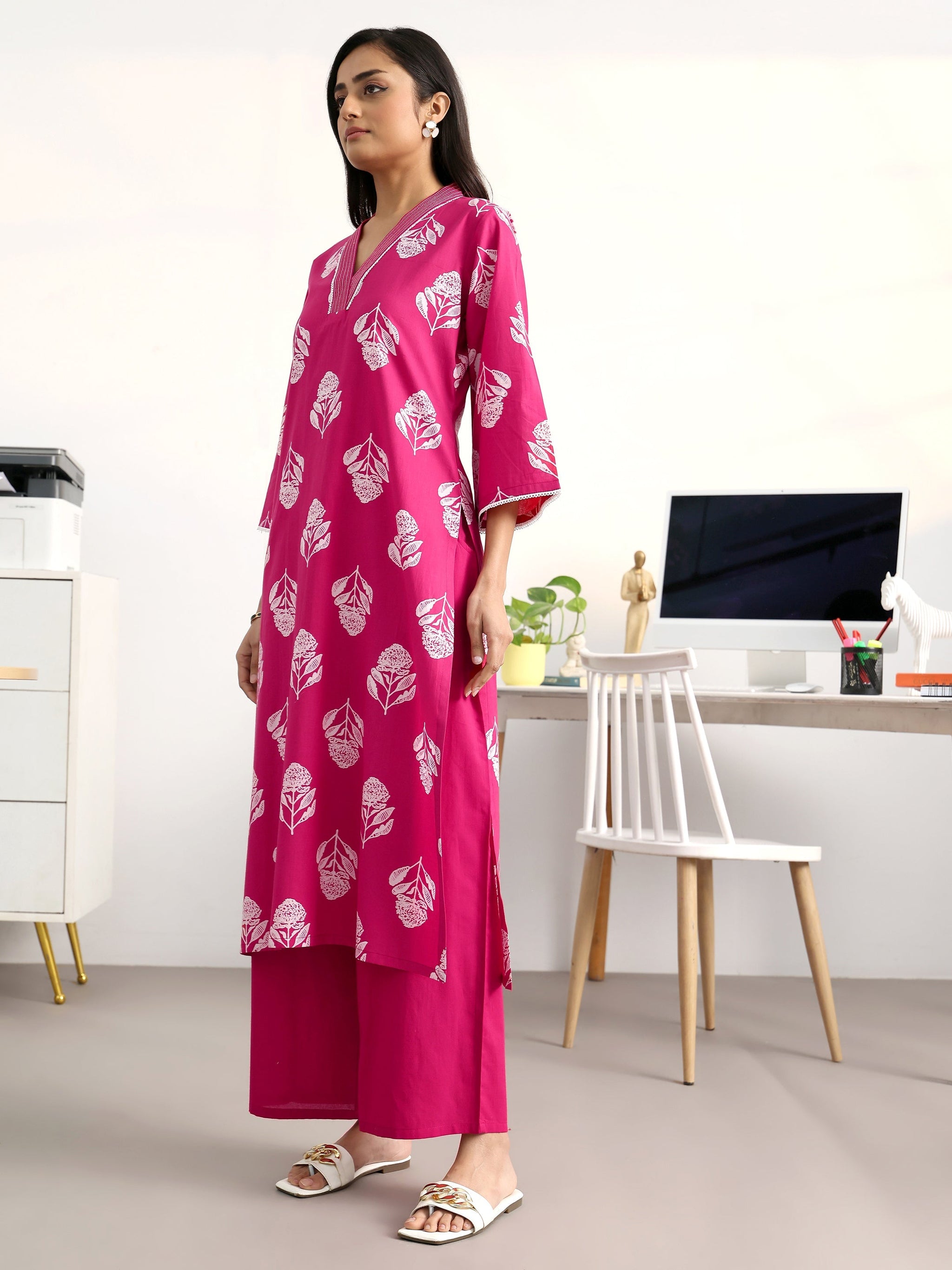 Gerua Pink Floral Printed Cotton Blend Straight Suit Set With Dupatta
