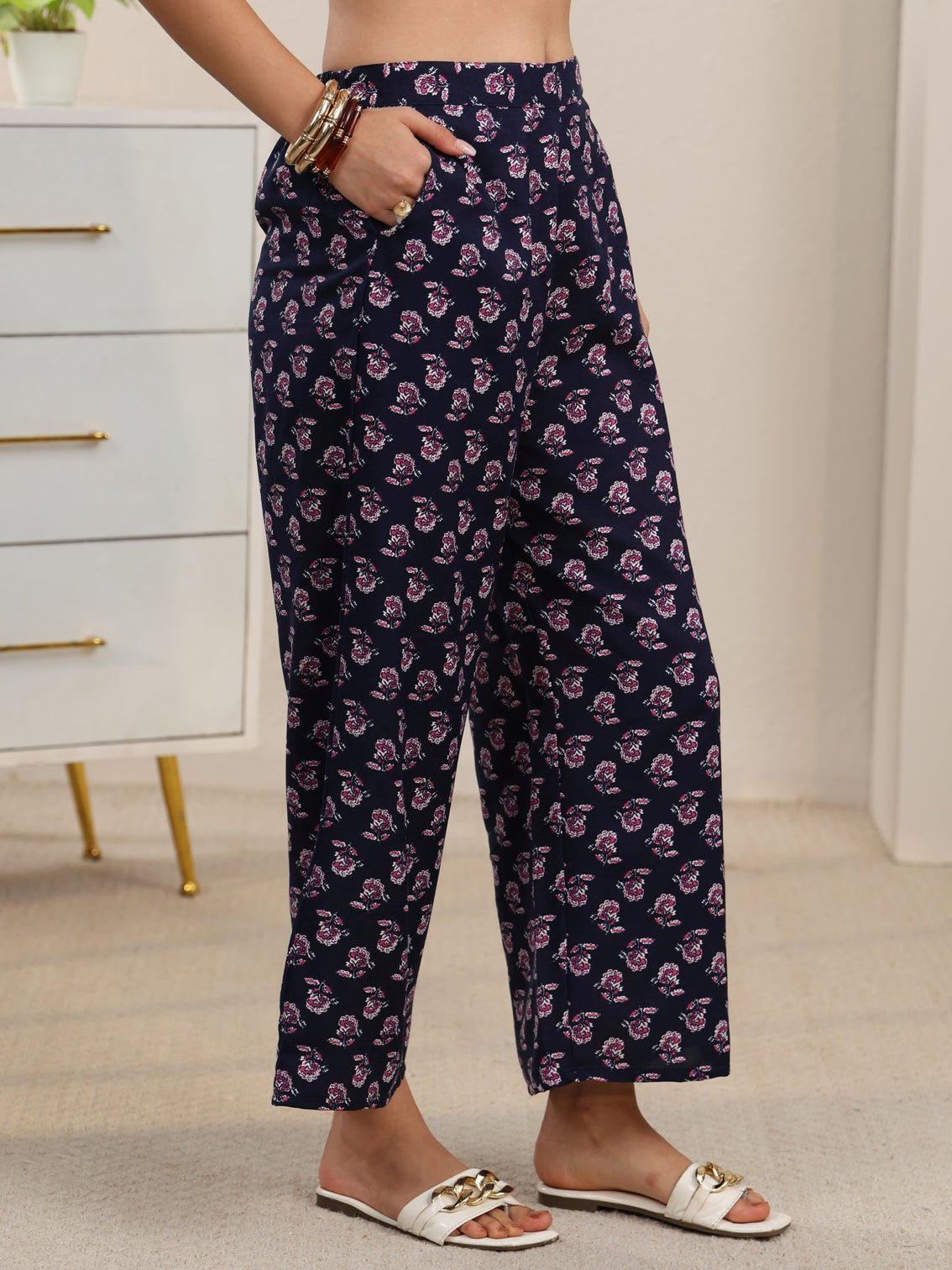 Mameraa Navy Blue Floral Printed Straight Kurta Set