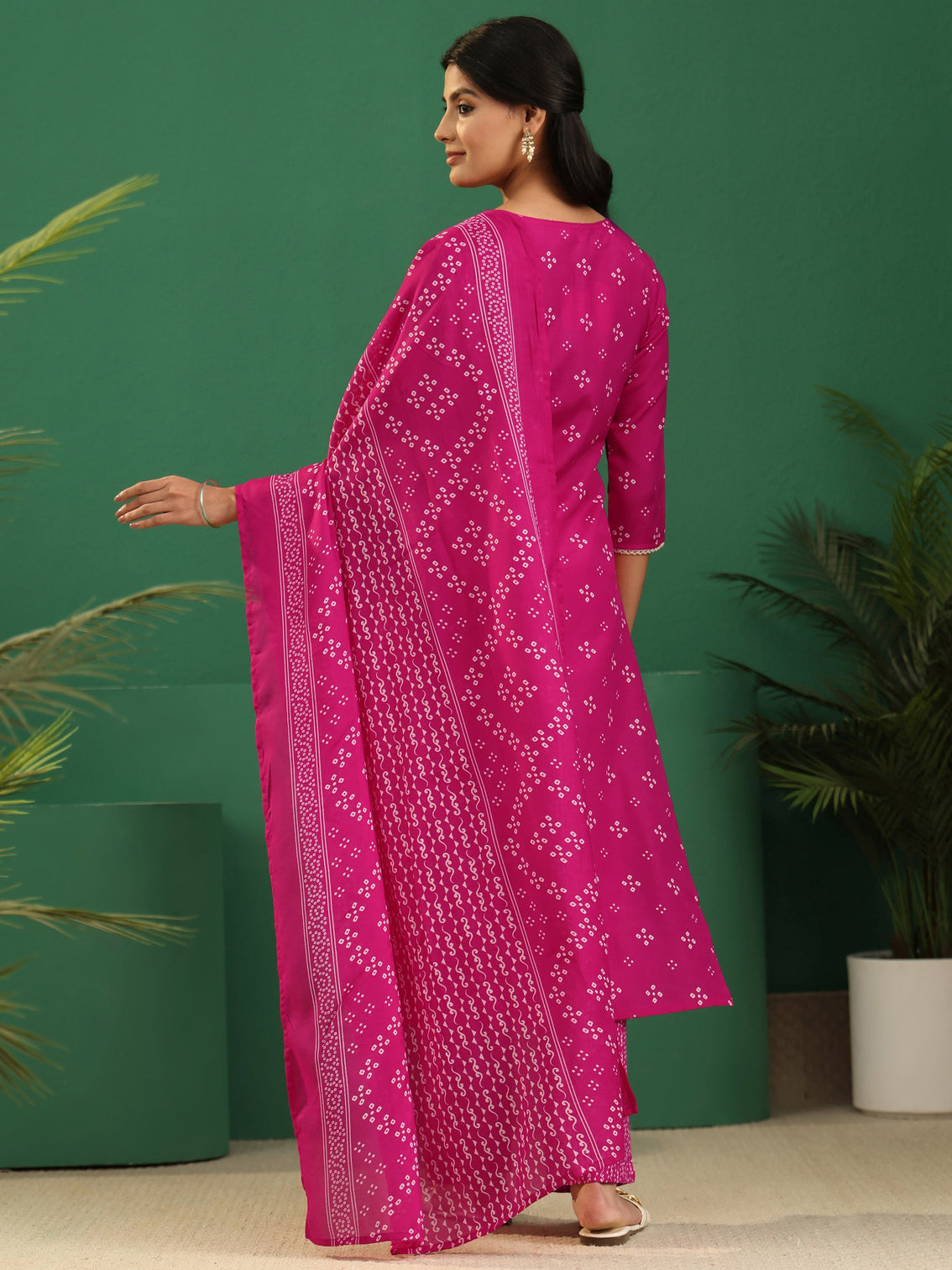 Mameraa Magenta Pink Bandhani Straight Suit Set