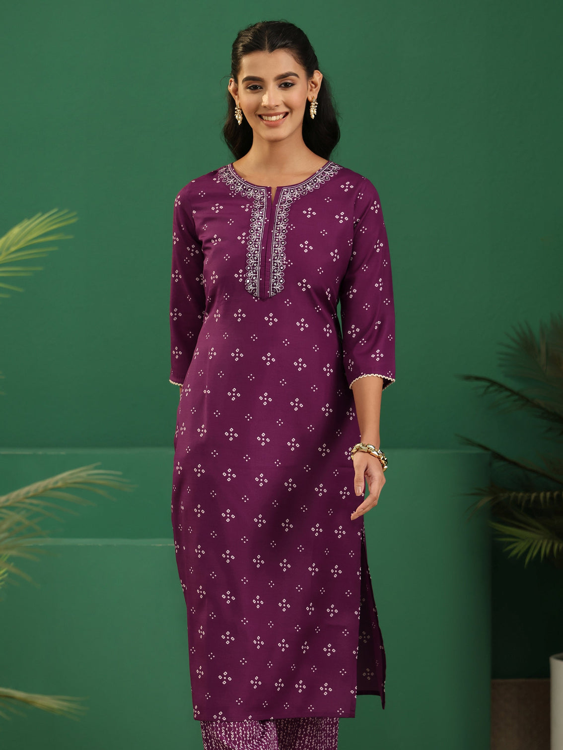 Mameraa Plum Purple Bandhani Printed Straight Suit Set