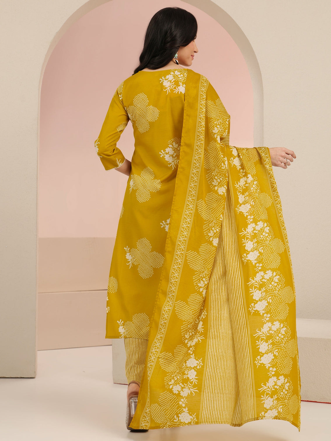Mameraa Mustard Bandhani Printed Straight Suit Set