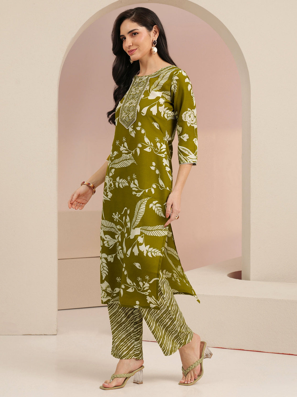 Mameraa Olive Green Floral Printed Straight Suit Set