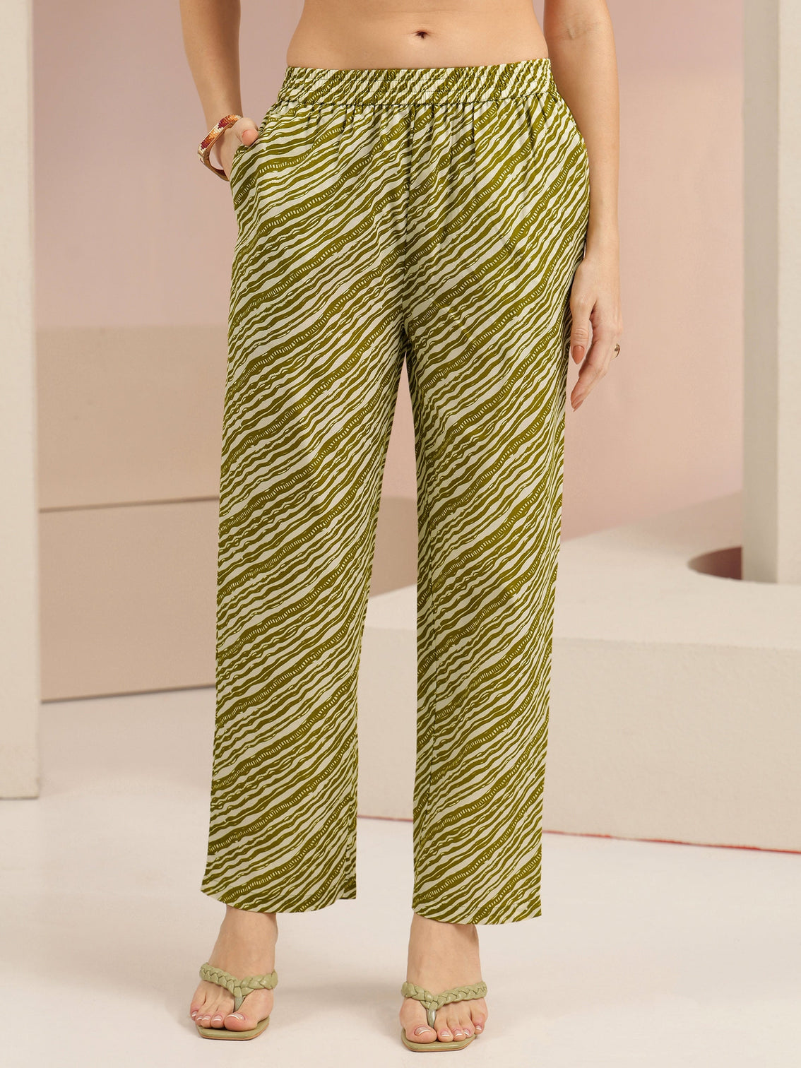 Mameraa Olive Green Floral Printed Straight Suit Set